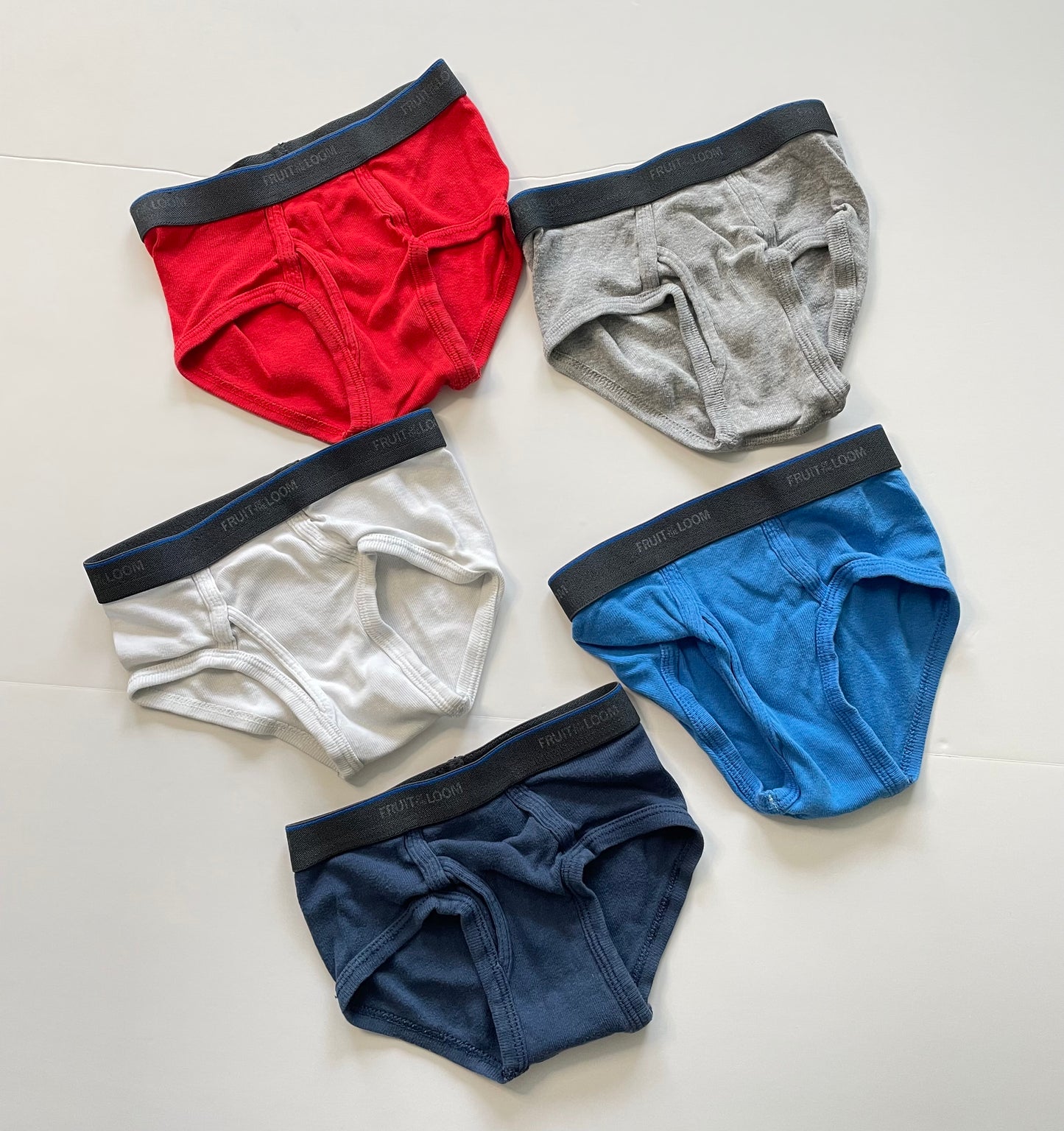 #121 Boys 4T set of 5 Hanes briefs, VGUC