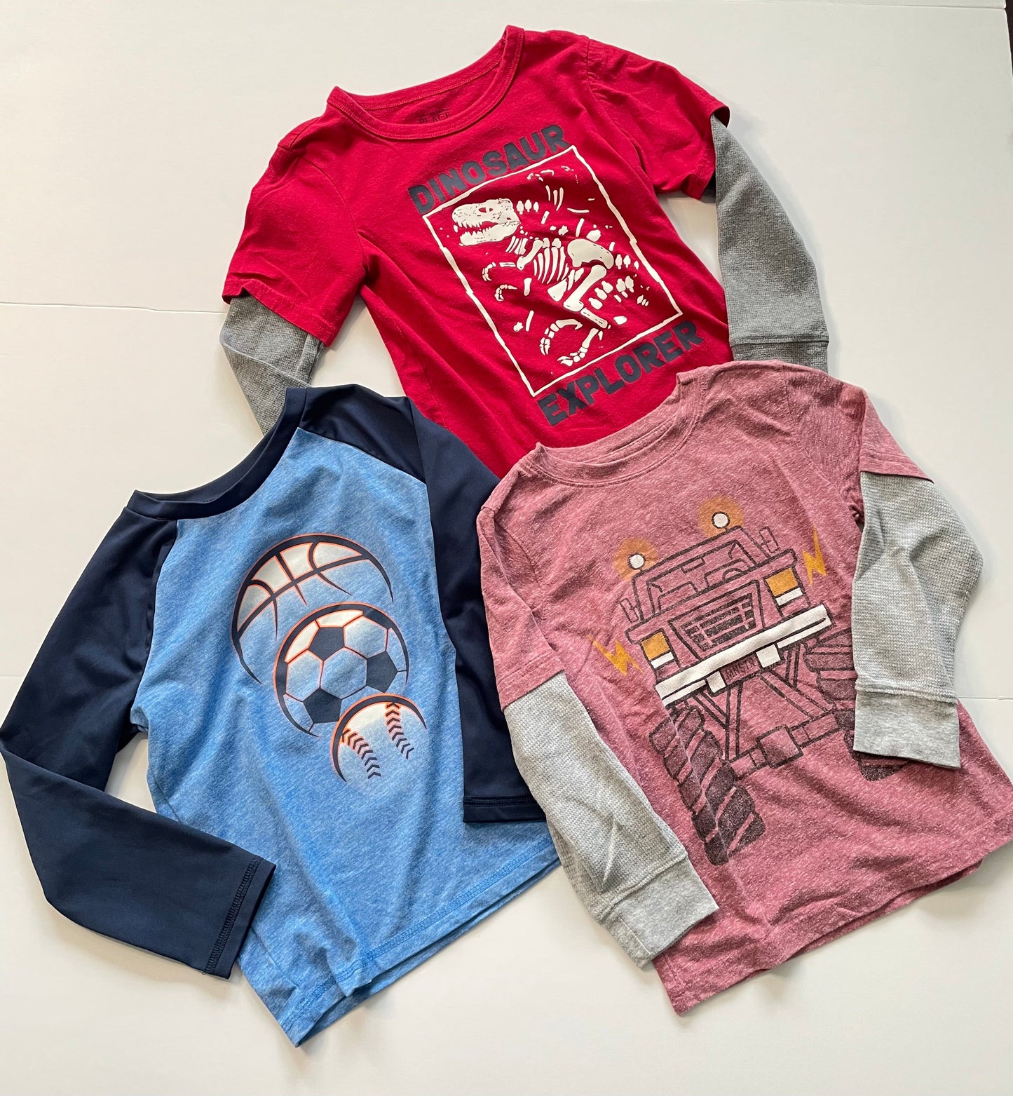 #121 Boys 5 Set of 3 shirts, Dinosaur, Sports, Truck, VGUC