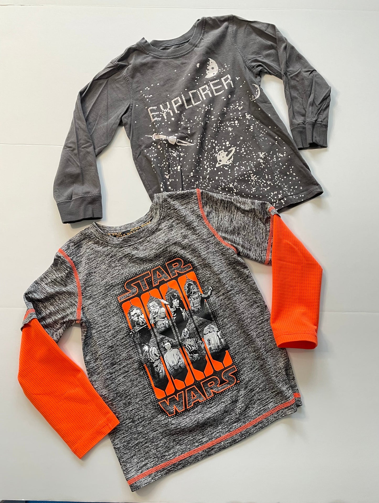 #121 Boys 5 set of two space shirts, including Star Wars VGUC