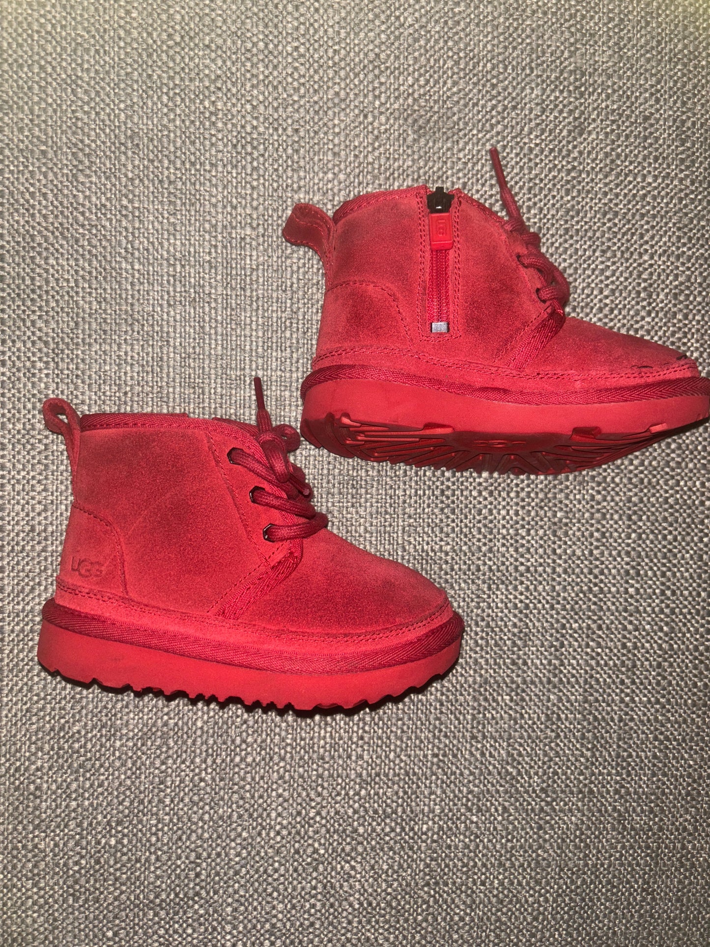 #84 *REDUCED* UGGs girls size 8 Boots