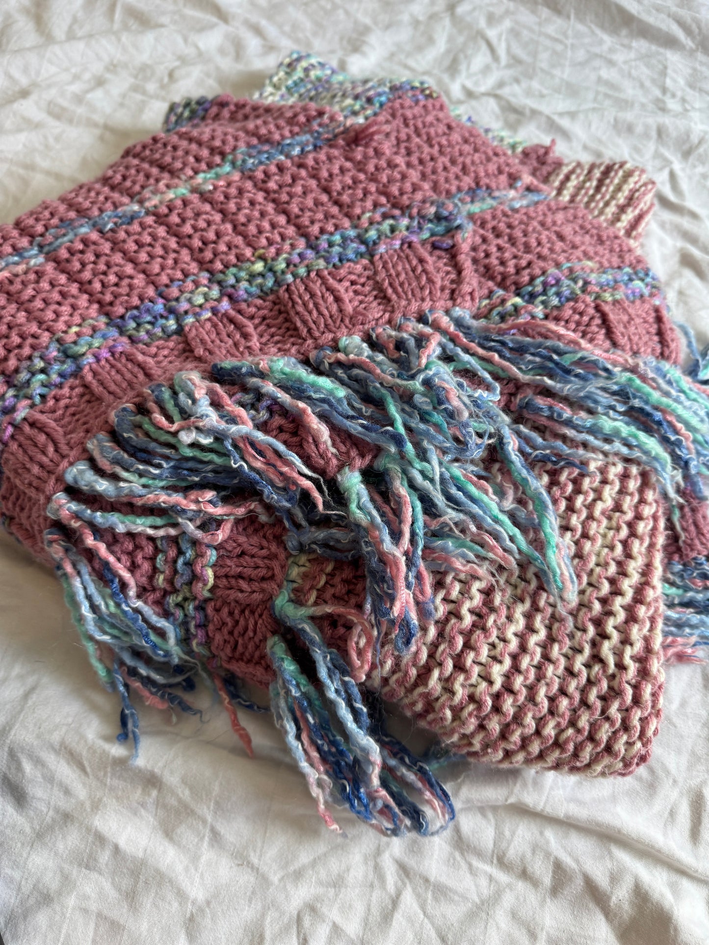 Seller #22 - Knitted throw - GUC