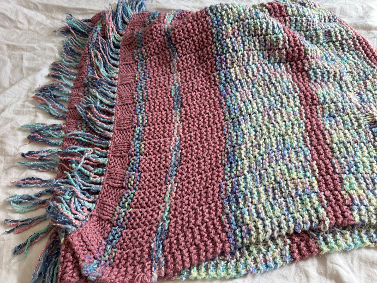 Seller #22 - Knitted throw - GUC