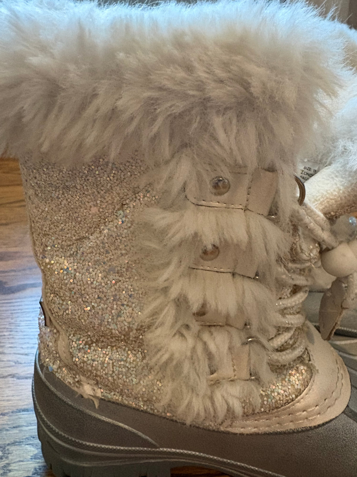 #74 Girls London Fog Glittery Snow Boots - Size 1