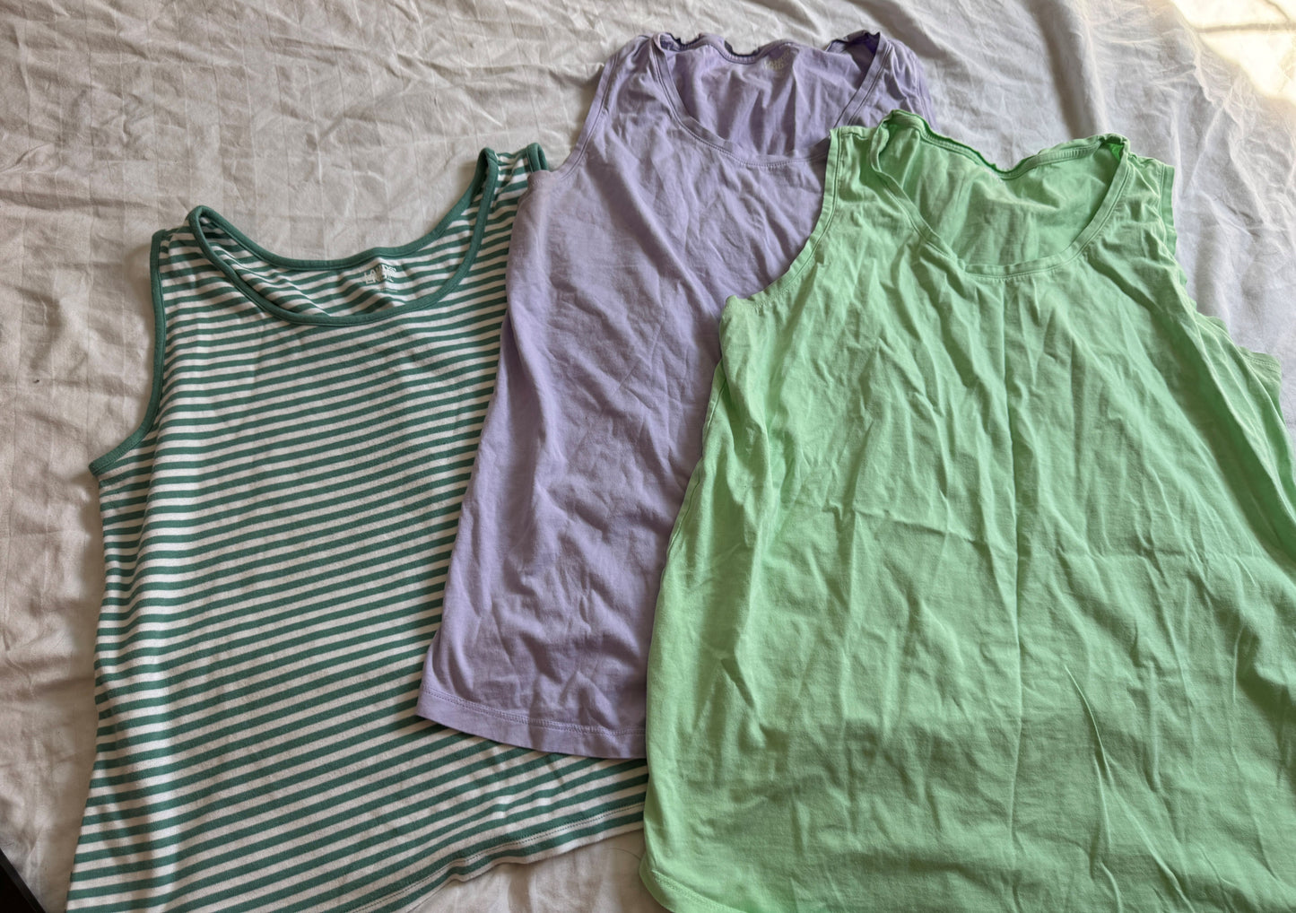 Seller #22 - 3 Lands End women’s sleeveless shirts, size L - GUC