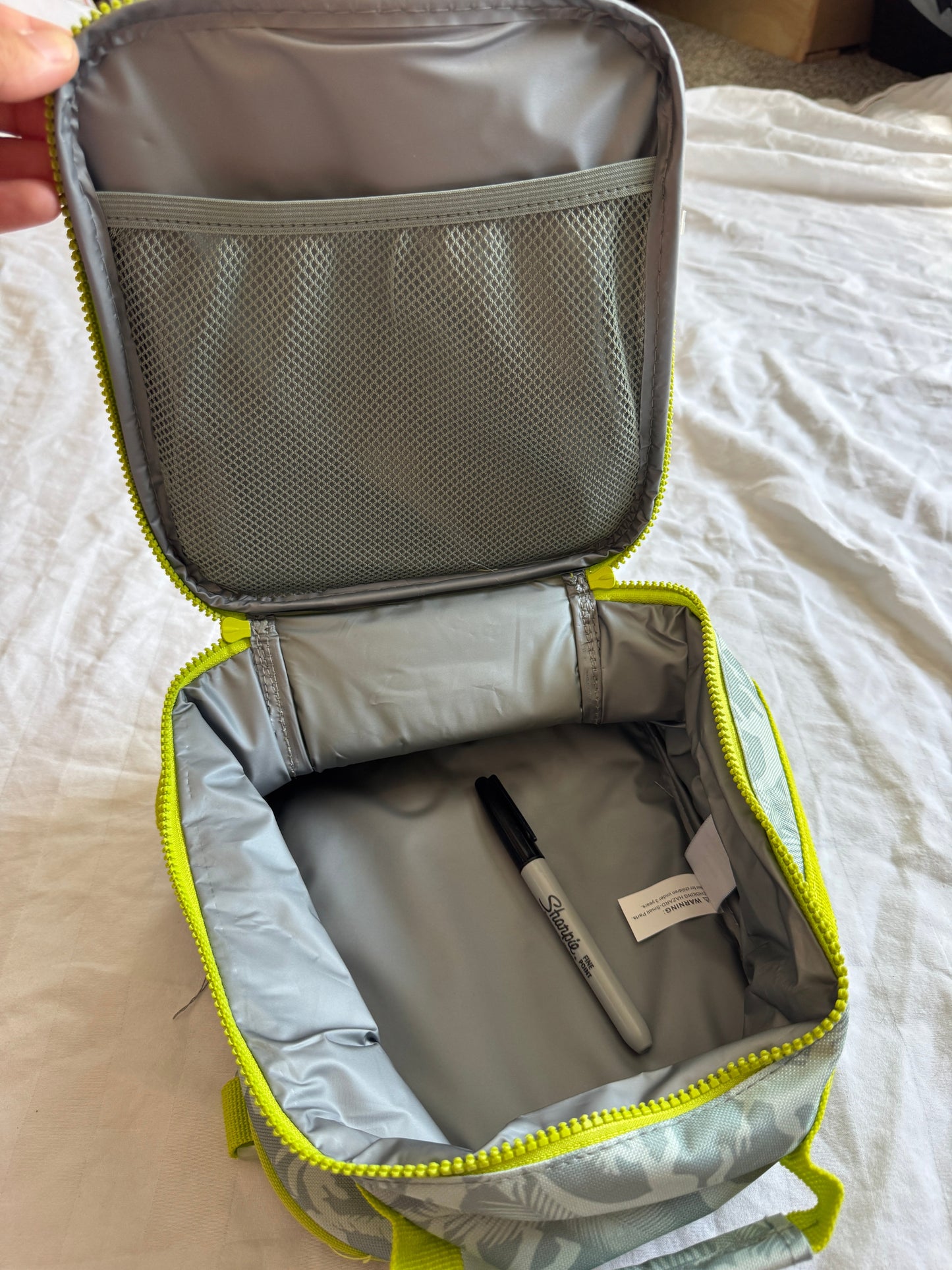 Seller #22 - Dinosaur lunchbox - NEW