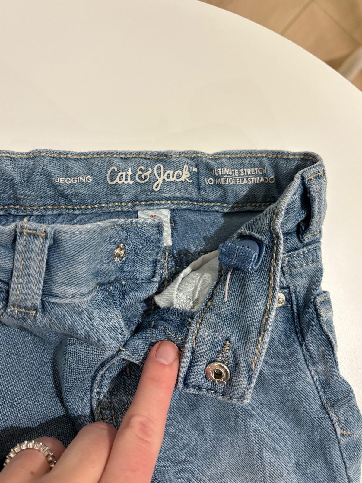 Seller #105 - 3T Girls Cat & Jack Light Wash Jeggings VGUC
