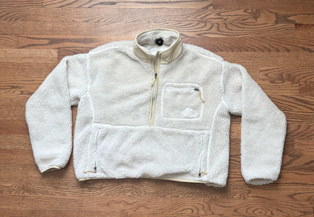 #74 Women’s North Face Quarter Zip Pullover - L