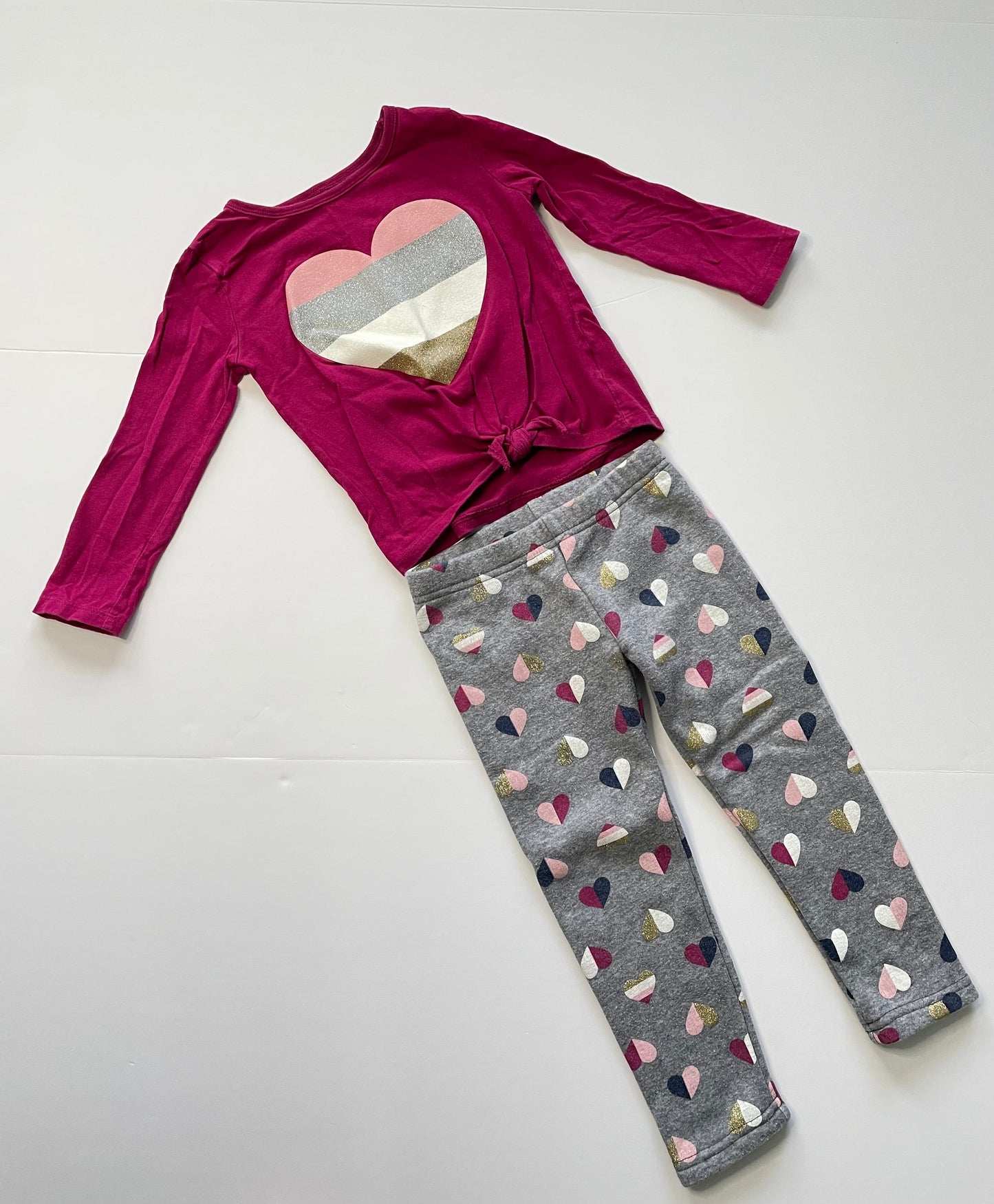 #121 Girls (fits like) 2T heart outfit, VGUC