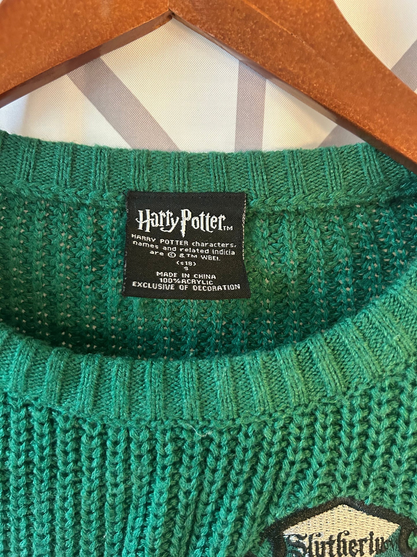 Reduced - Seller #18 Harry Potter Slytherin Crop Sweater Women’s S