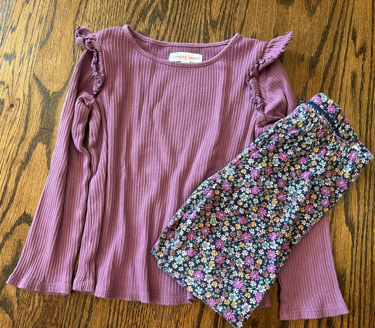 Seller 120, VGUC Girl Size 6 Outfit