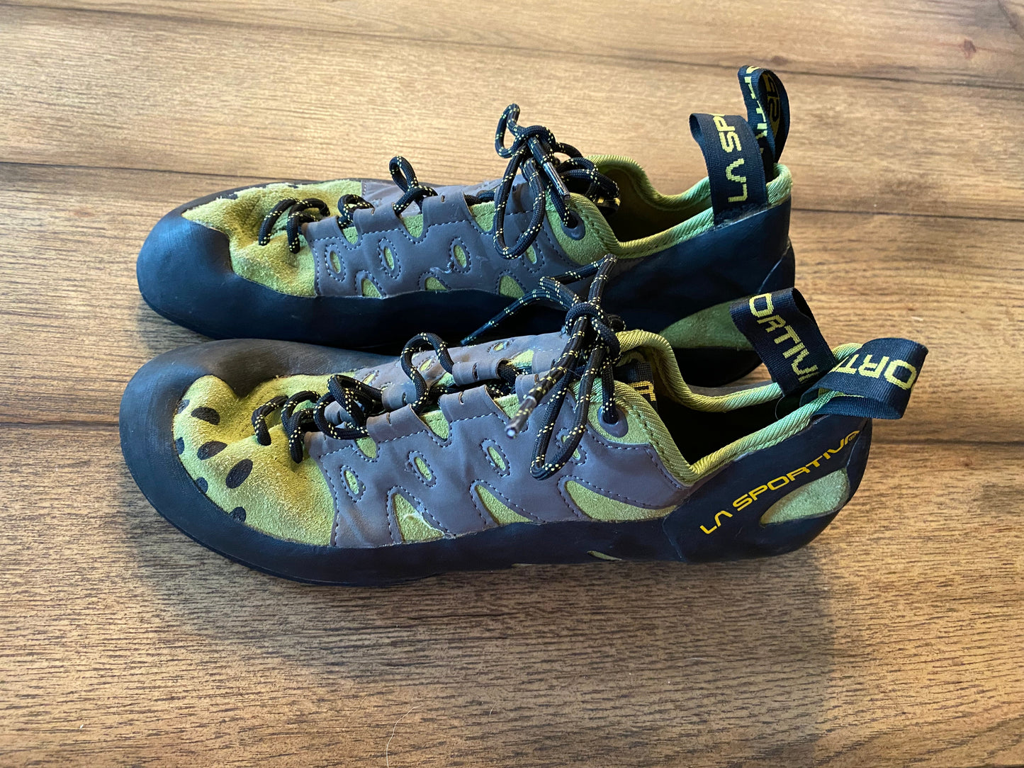 #180 Men 11 La sportiva rock climbing