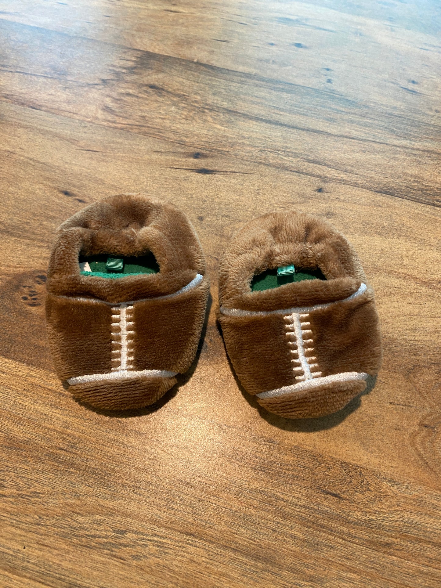 #14-football slippers, size 5