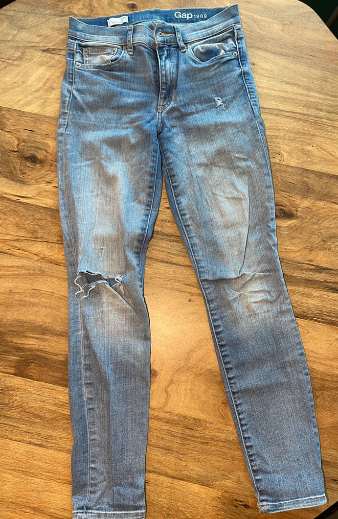 #14-Gap skinny jeans, size 26 short