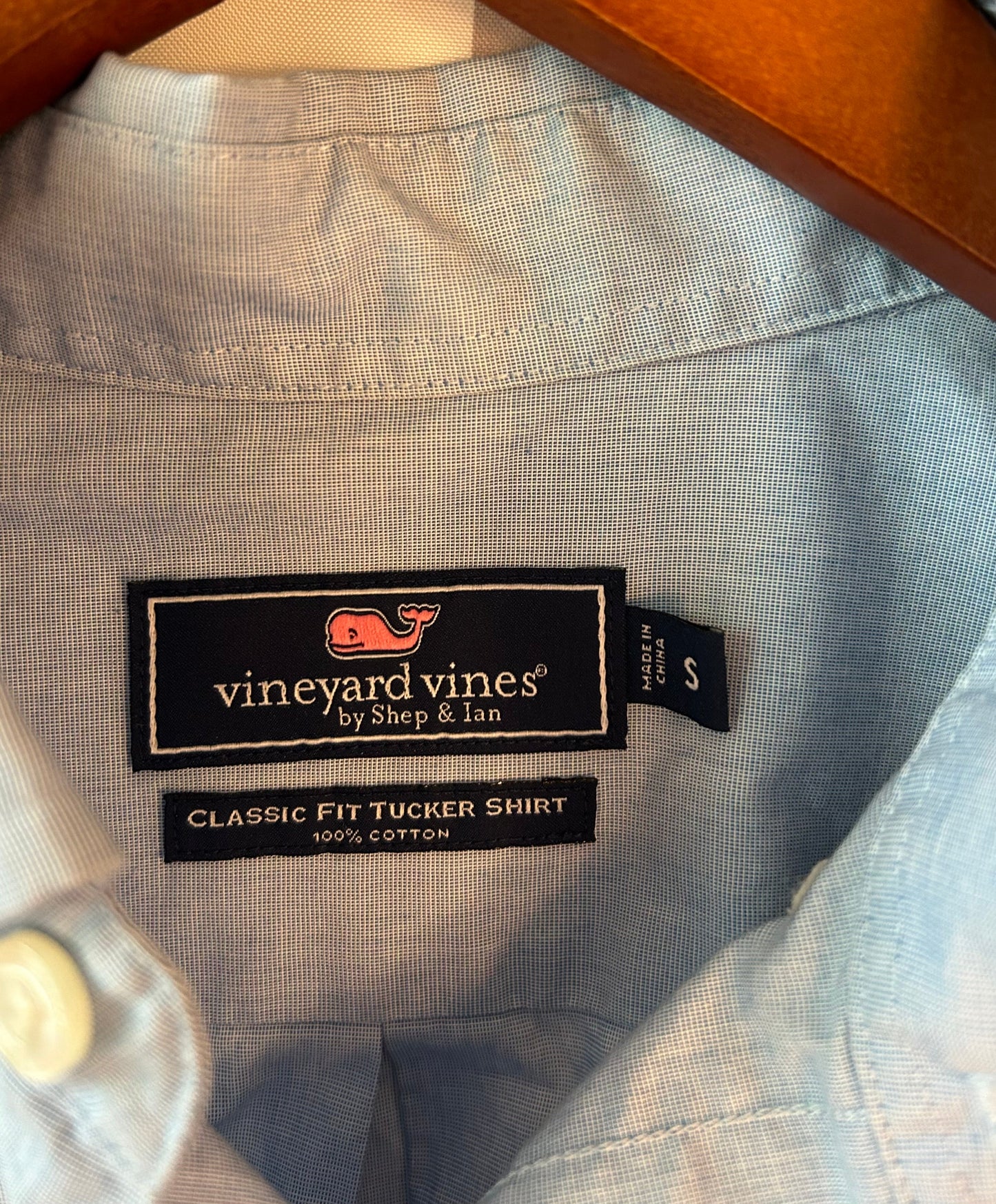 Reduced! Seller #18 Vineyard Vines blue button up men’s size small