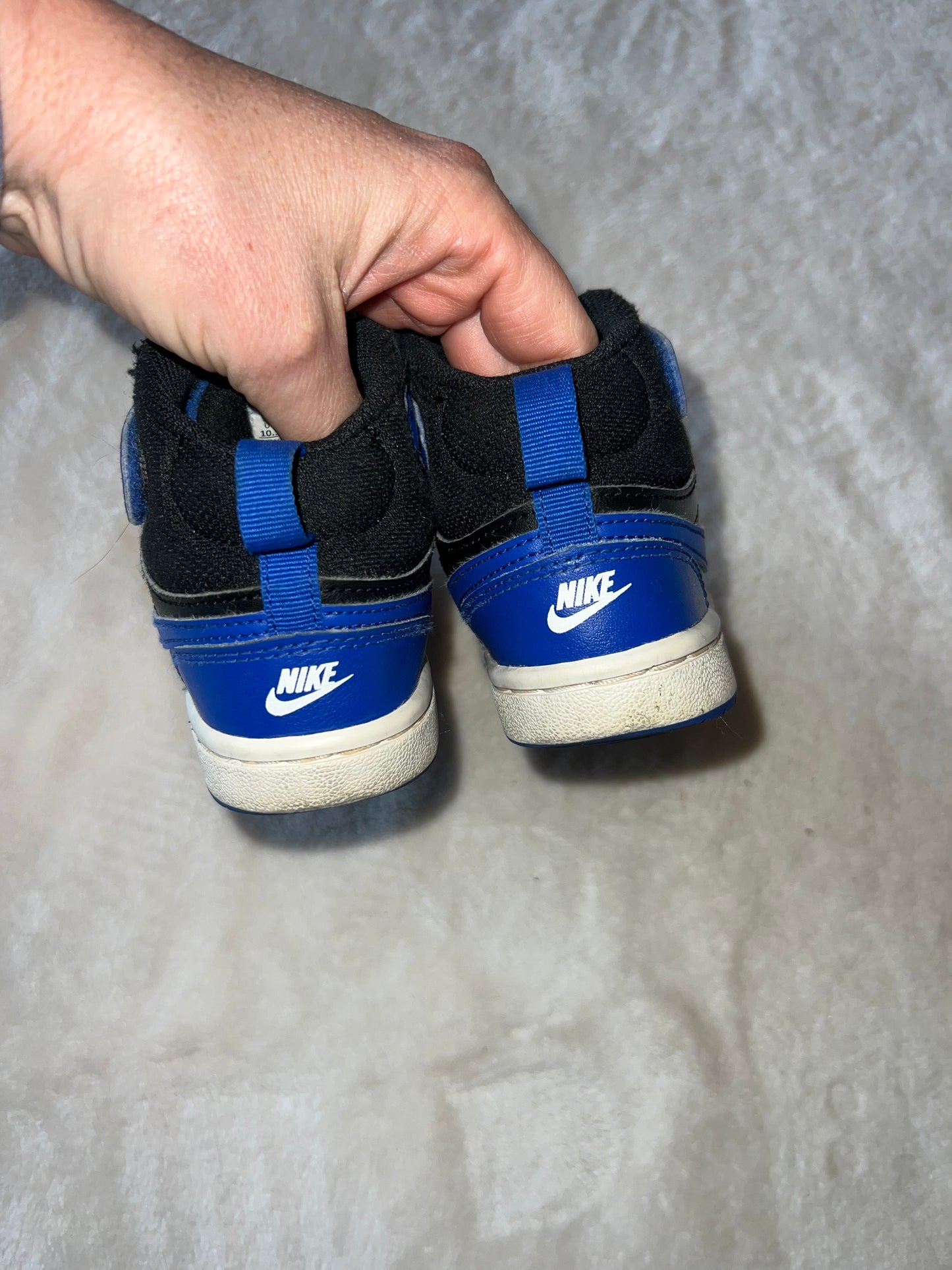 #46 Boys size 10.5 nike guc