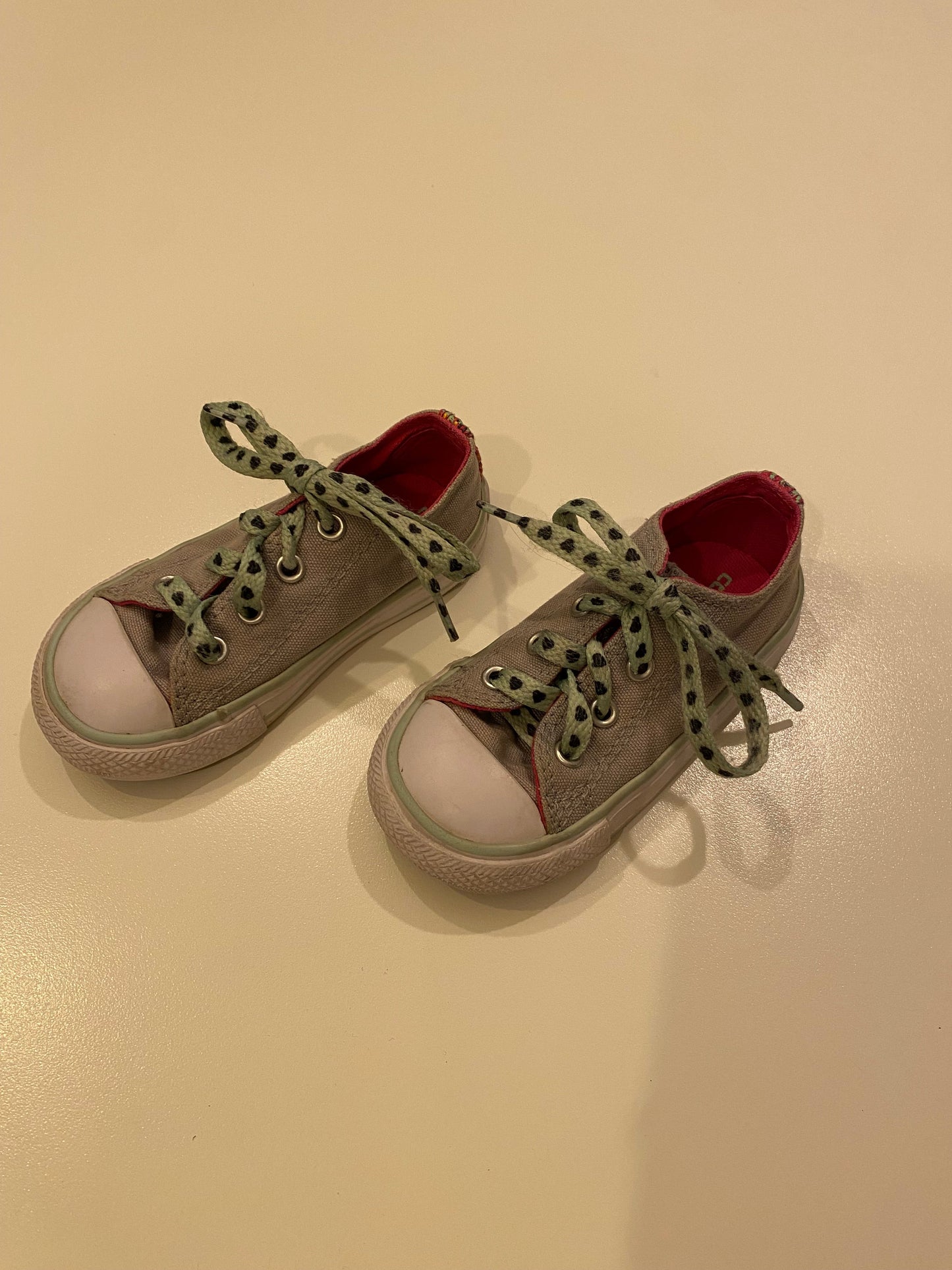 #117- Converse Low Top w/ Double Tongue Light Gray & Mint Green w/ hearts Girls Size 6