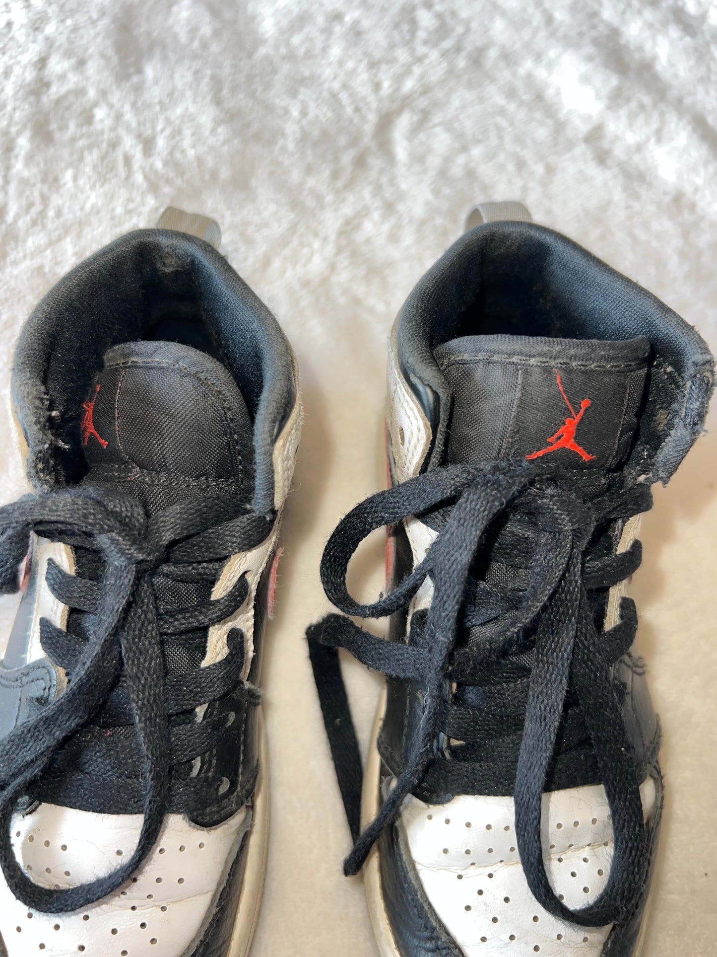 #46 Boys size 11 nike air jordan uc