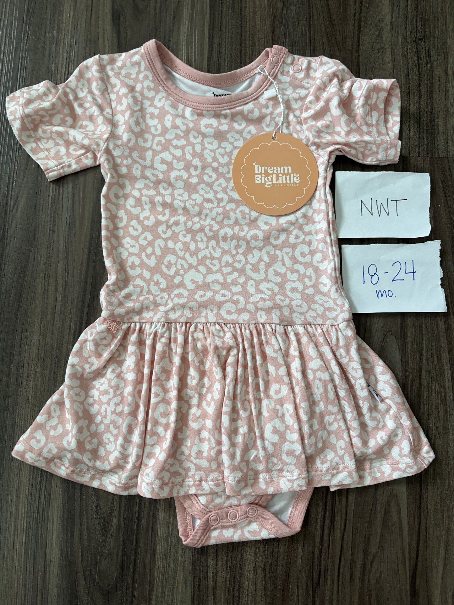 #138 - 18-24 Mo NWT Dream Big Little Co (Bamboo) Light Pink Cheetah SS Bodysuit Twirl