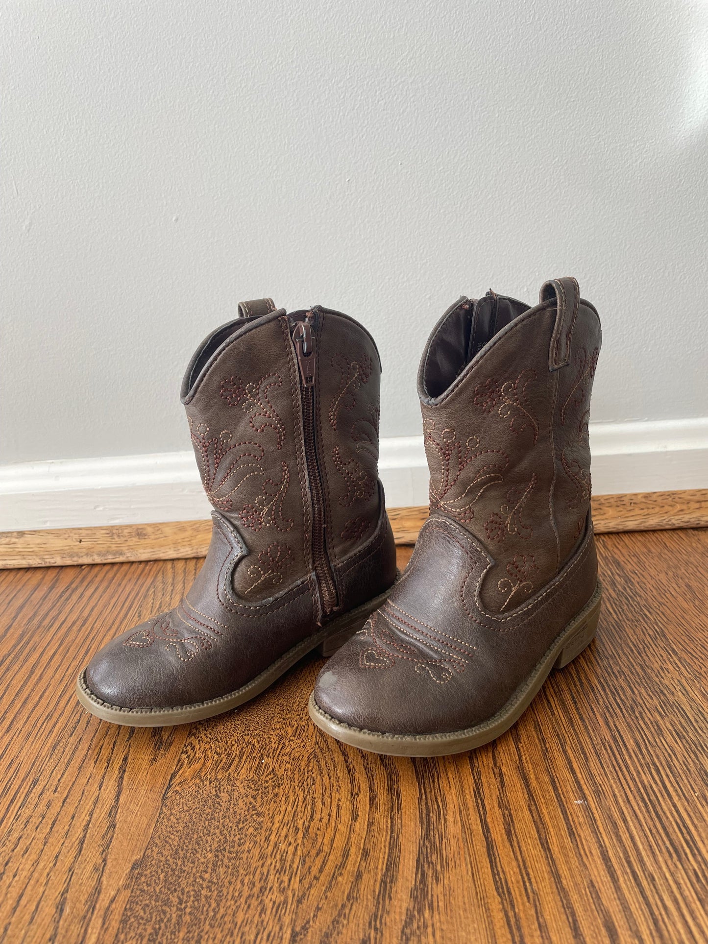 #103 • Girls • Size 8 • Cat & Jack • Brown Cowgirl Boots
