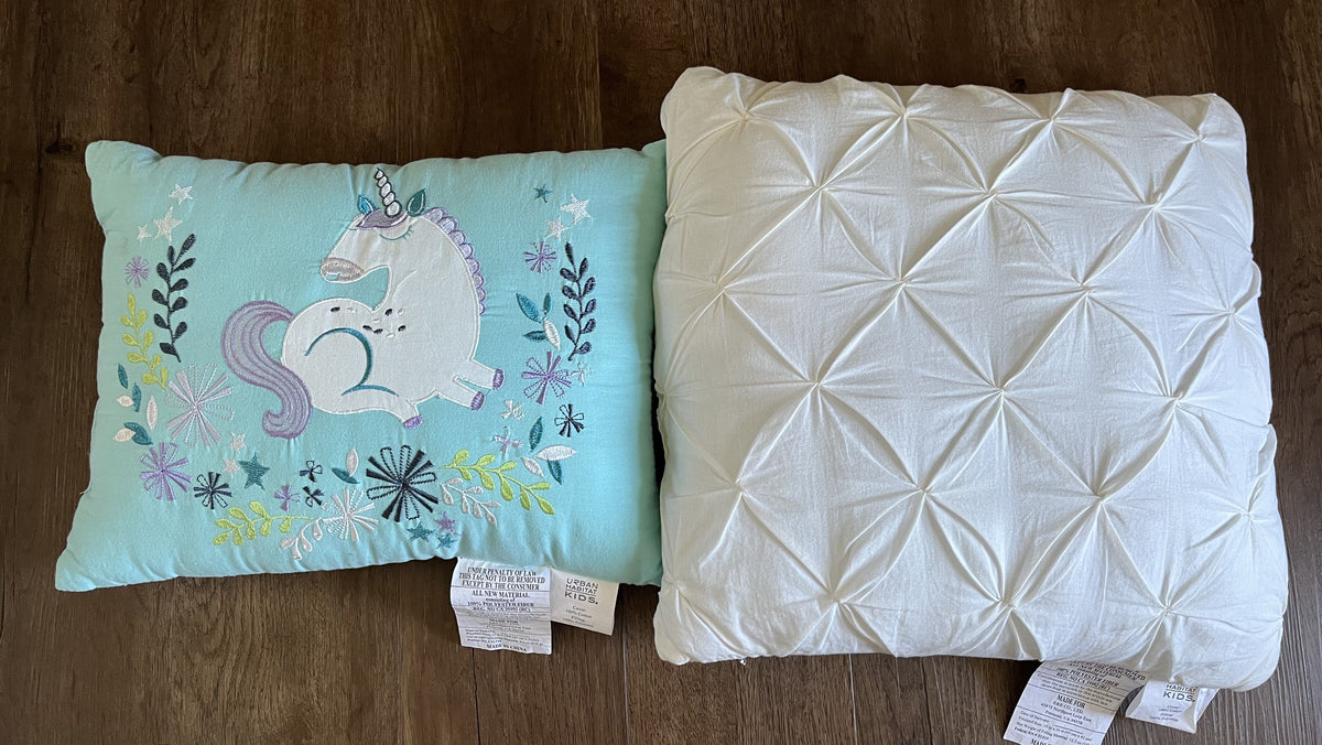 #126 Purple Unicorn Reversible Quilt Set - full size quilt, 2 pillow shams & 2 decorative pillows