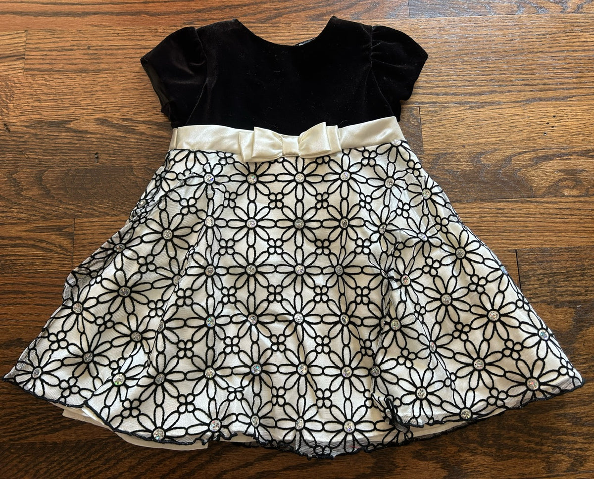 Seller 120, VGUC Girls 24M Dress