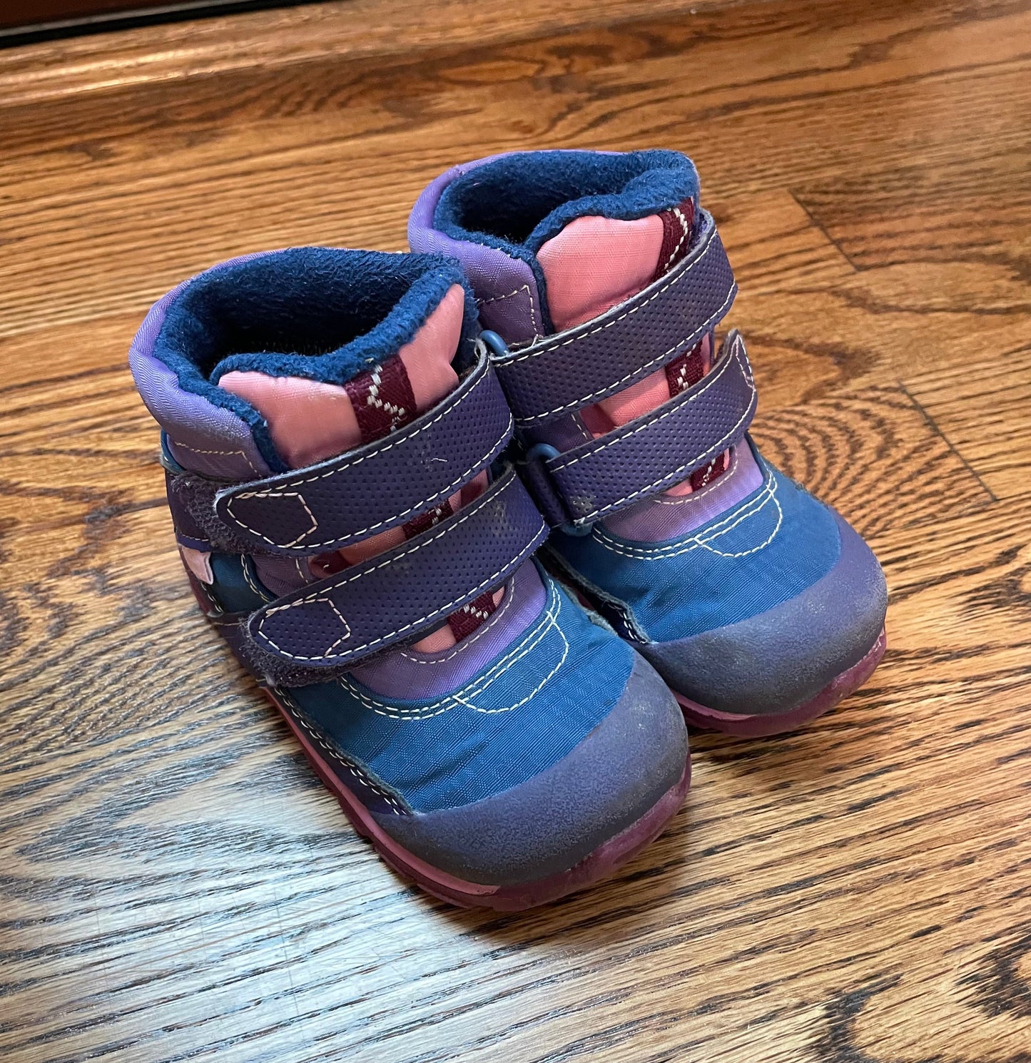 #121 Girls 8C See Kai Run waterproof boots blue purple pink, VGUC