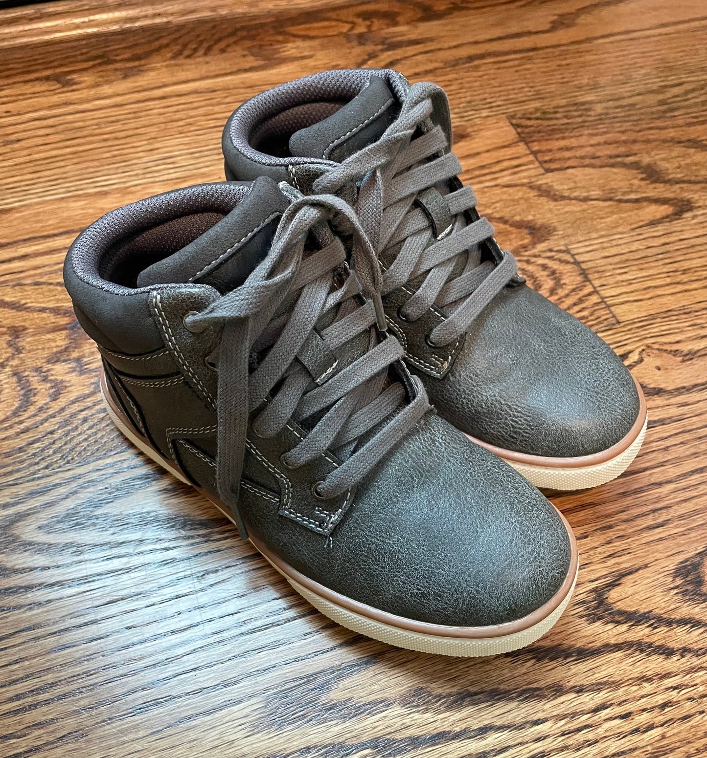 #121 Boys 13C Sonoma gray boots, VGUC