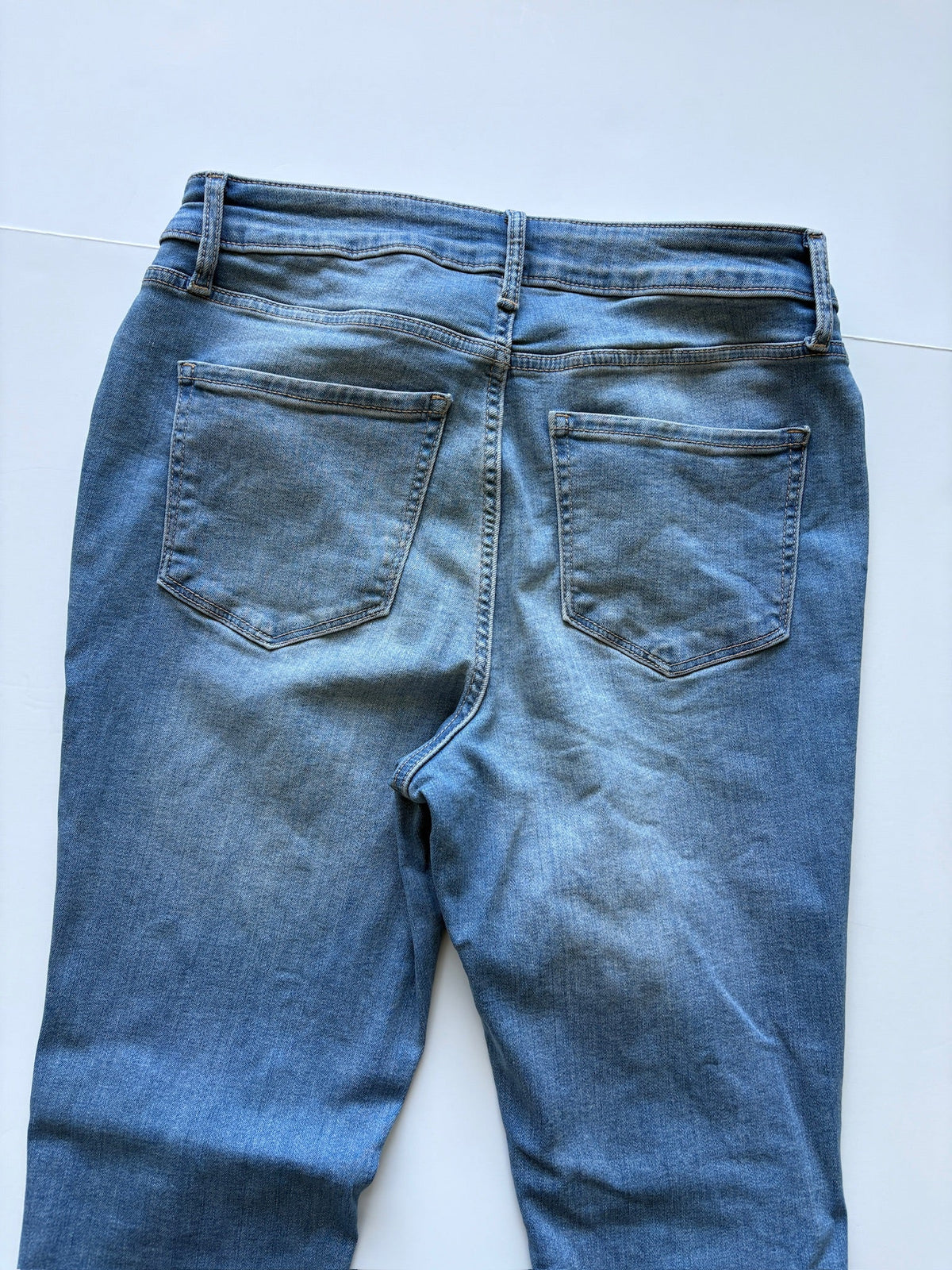 Seller #105 - Women's Size 8 Nine West Skinny Jeans VGUC