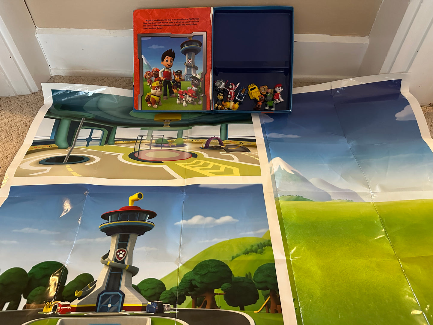 Seller 42, Paw Patrol By Busy Book with characters and play mat
