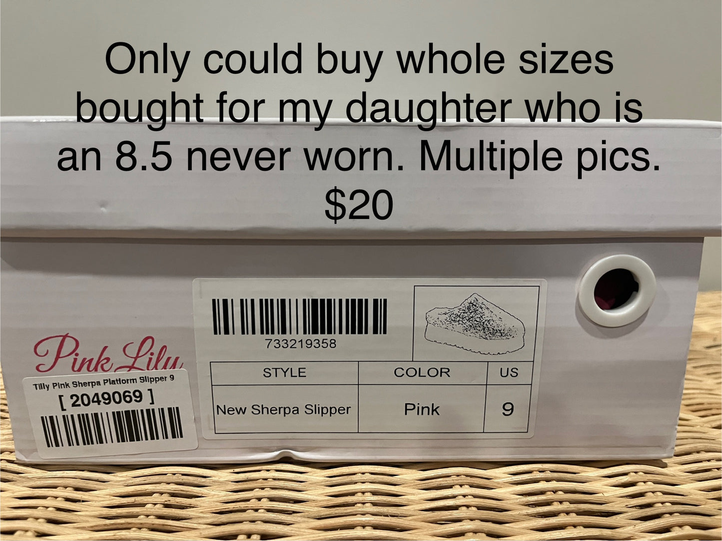 137 Pink Lilly Women’s Slippers size 9 BN