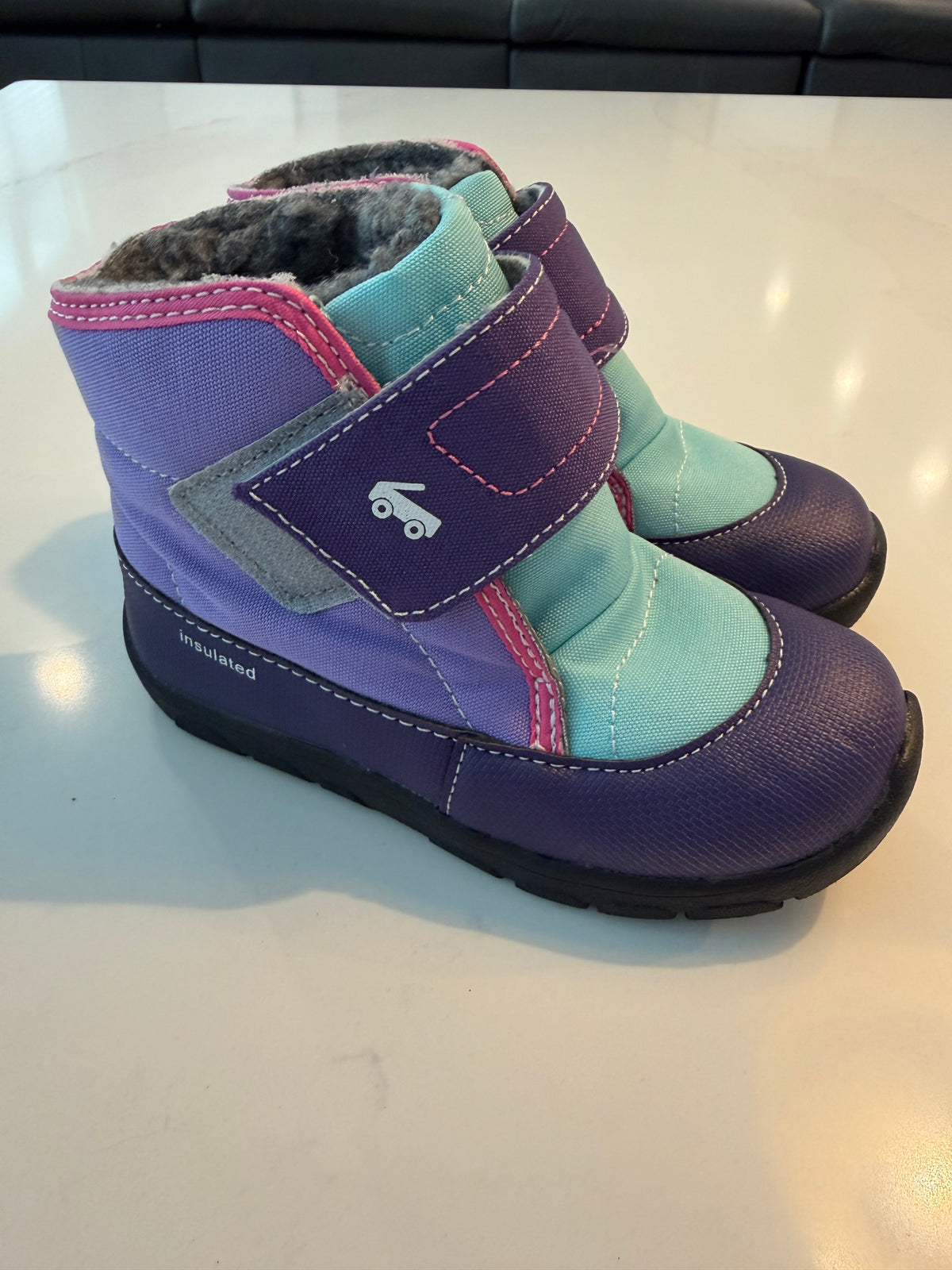 #133 NWOT see Kai run girls insulated winter boots size 11