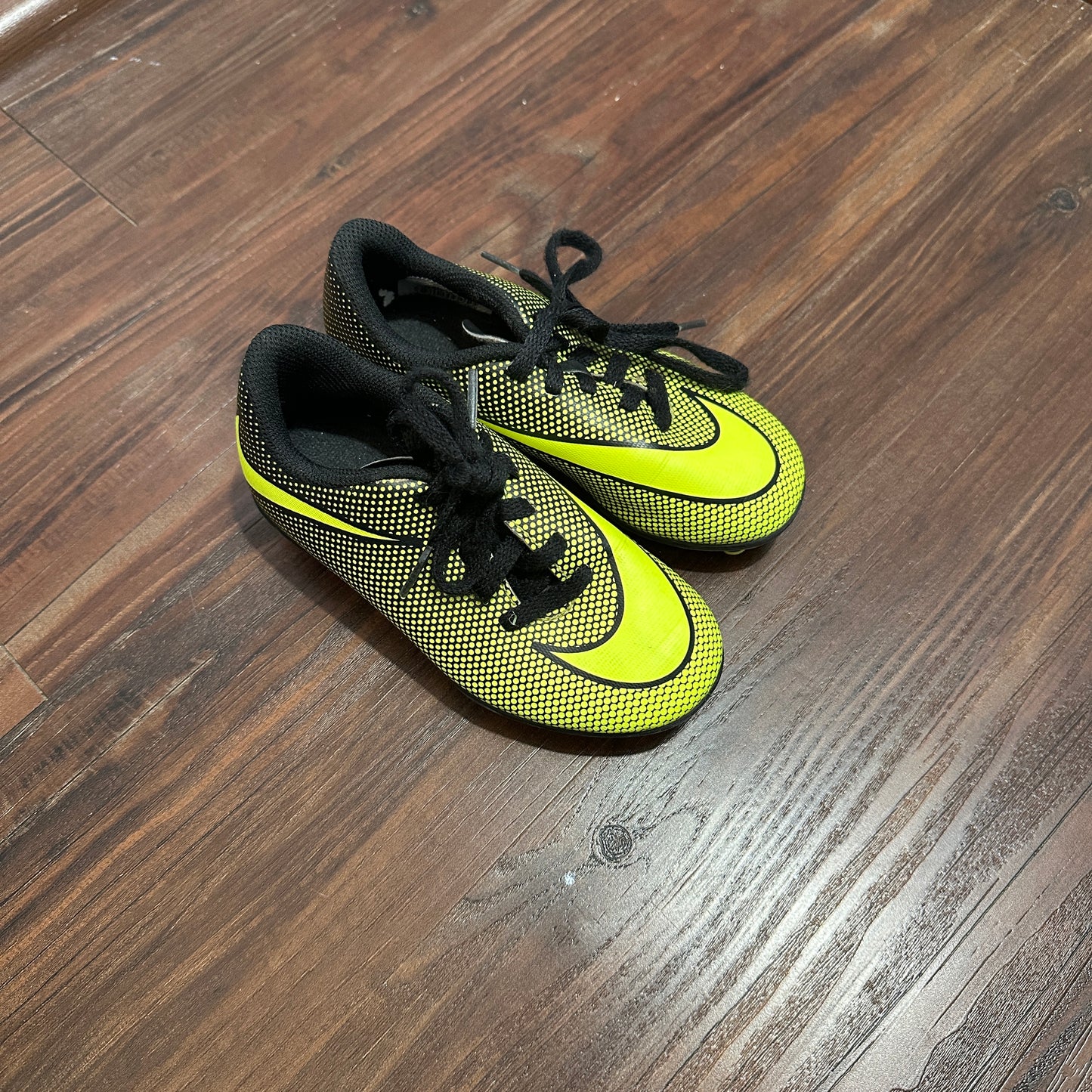 #162 Nike Soccer Cleats sz 10