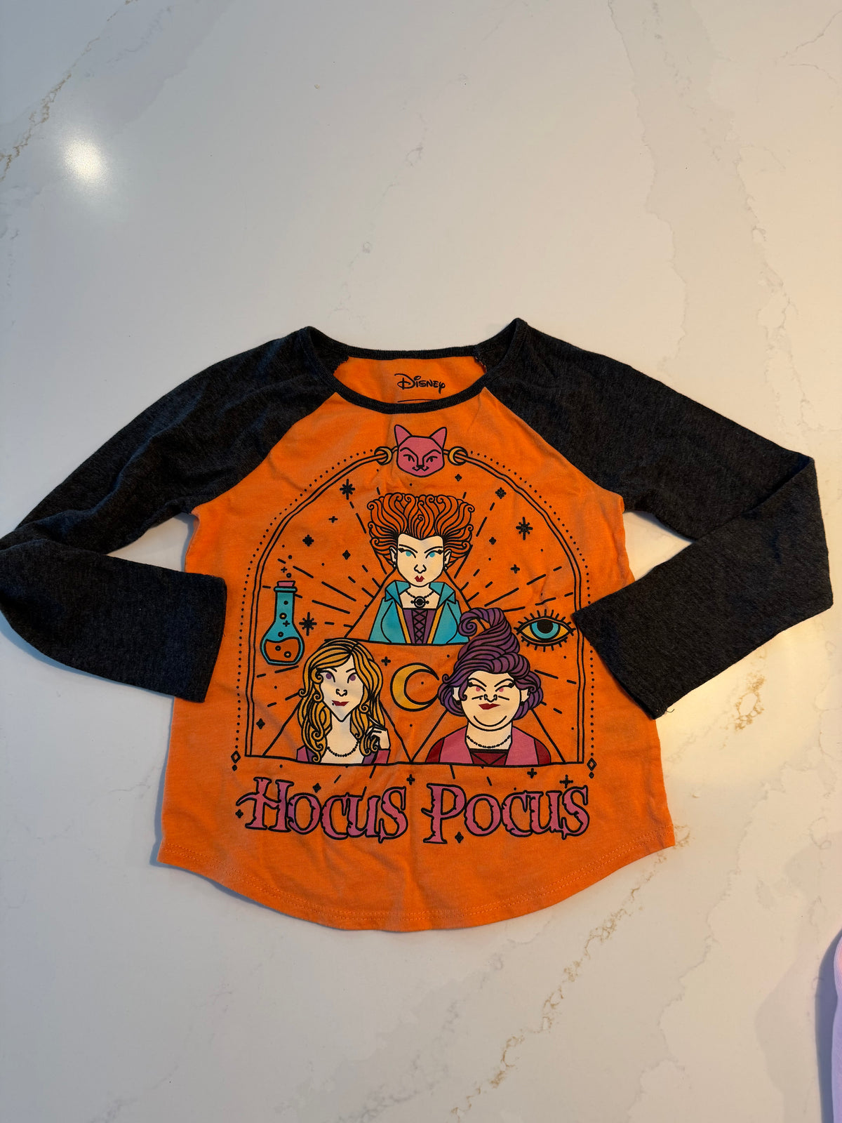 #133 hocus pocus shirt size 5