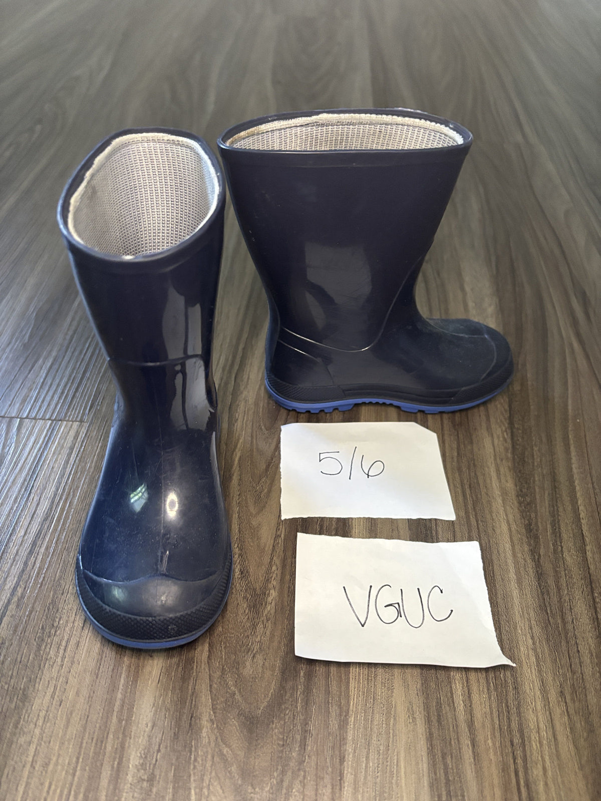 #138 - 5/6T Navy Rainboots VGUC