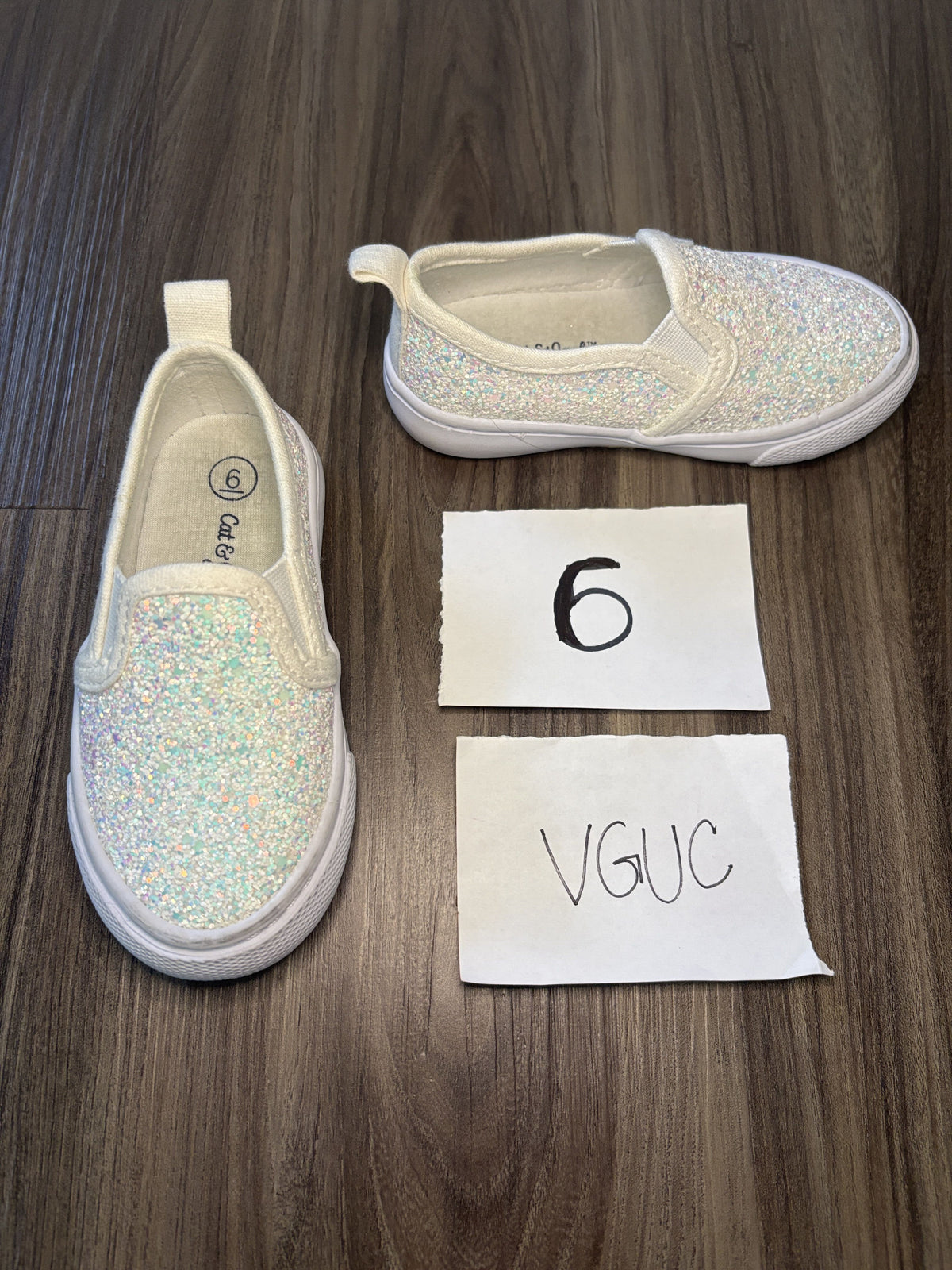 #138 - 6T Shoe VGUC Cat & Jack White Sparkly Flats