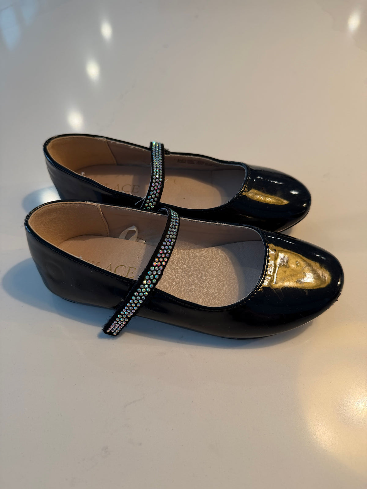 #133 children’s place shoes size 11