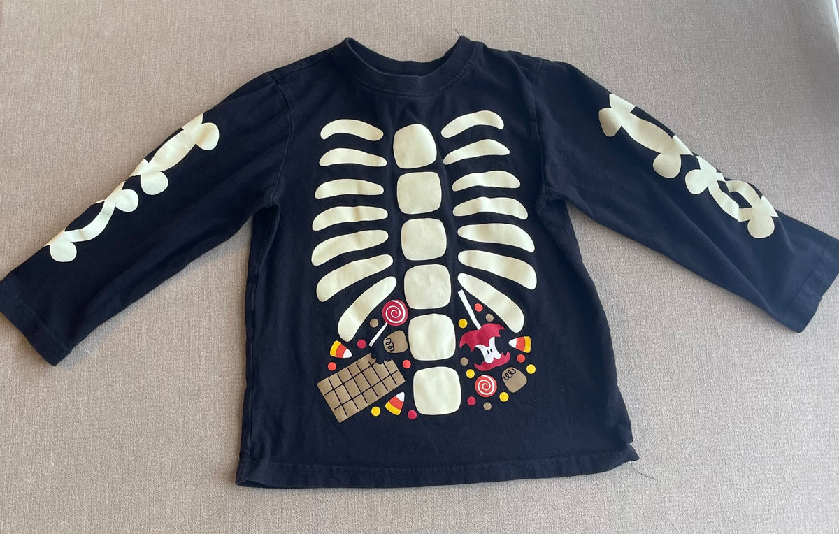Seller #12 | Black Long Sleeve Shirt with Glow in the Dark Skeleton and Candy in the Belly | EUC | Size 4T