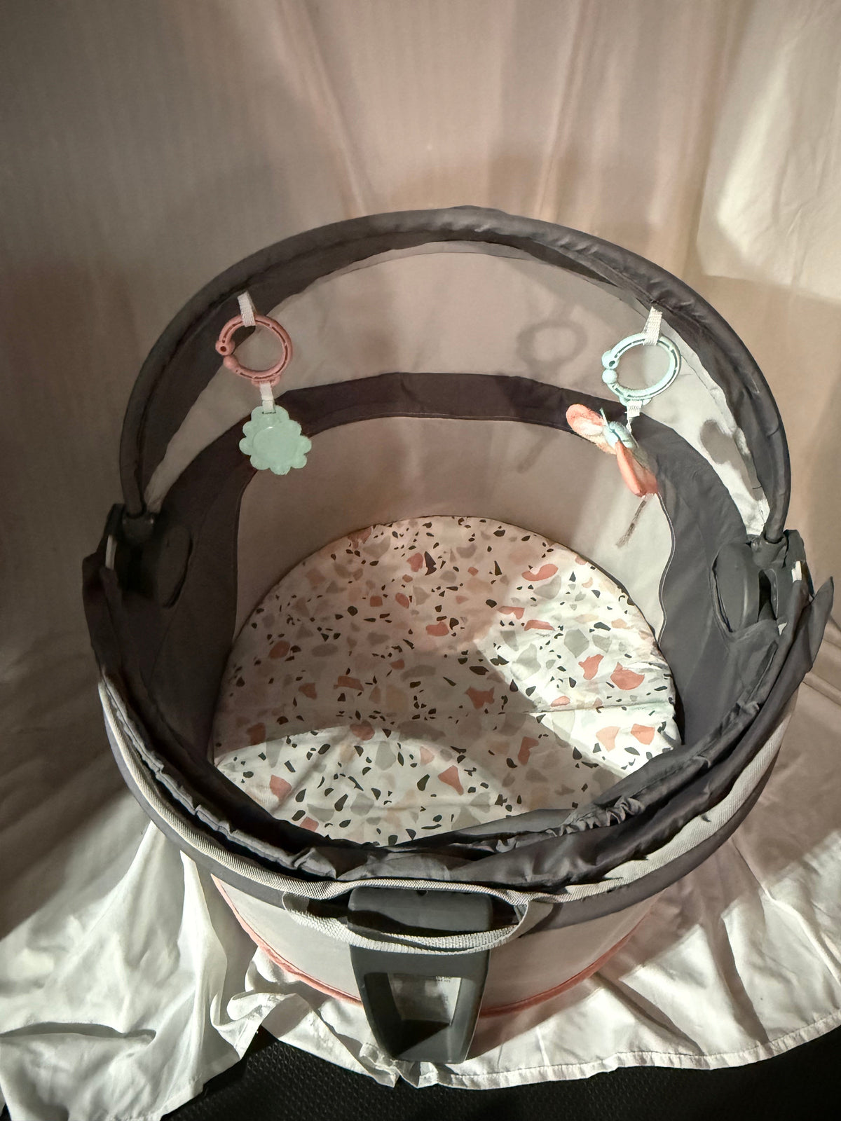 #20 REDUCED!! portable play dome GUC