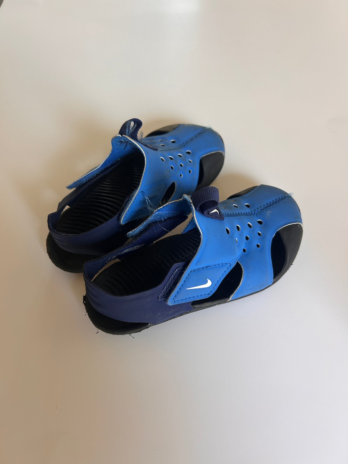 #80 Nike Sandals Size 9
