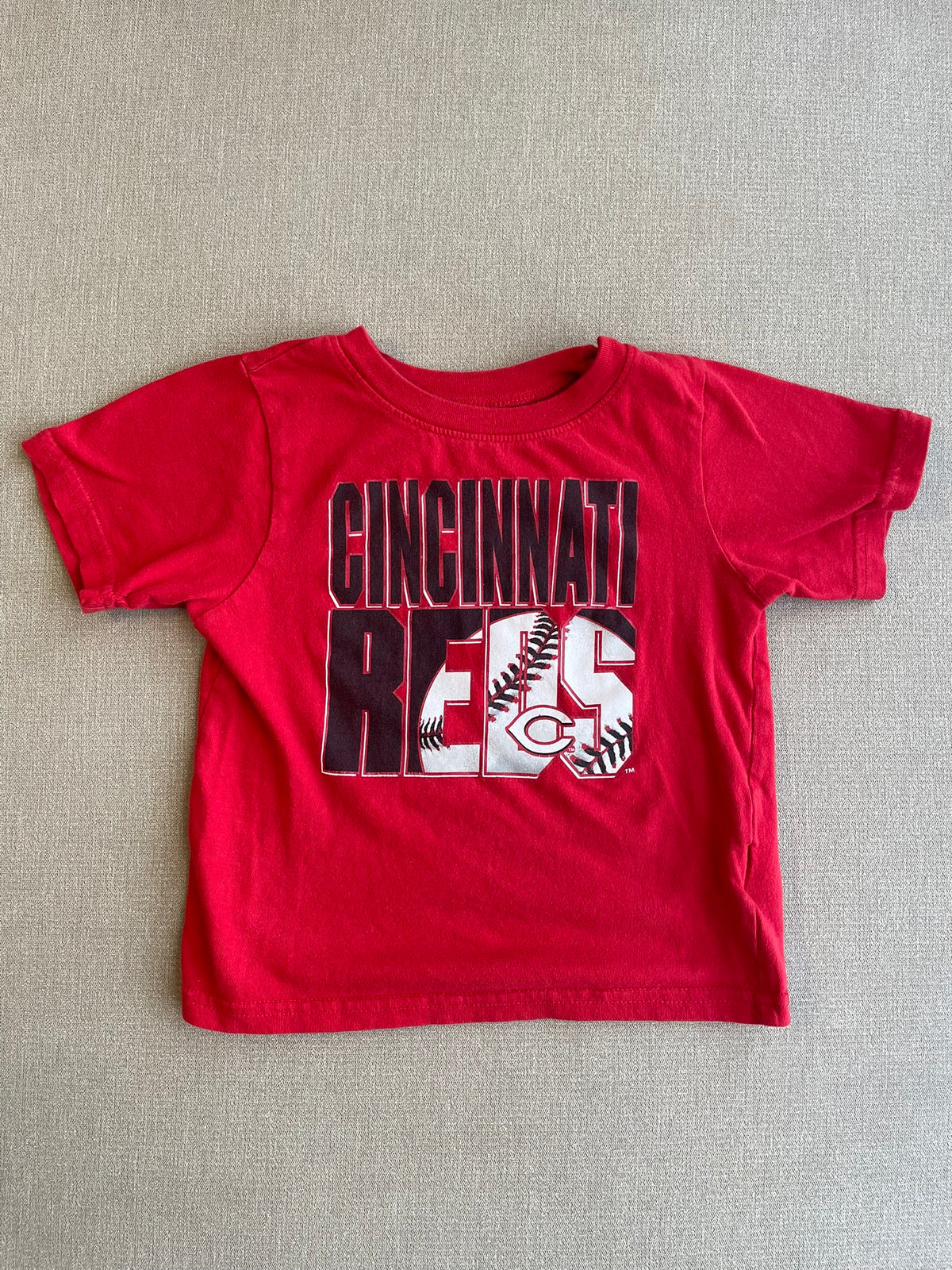 Seller #12 | Genuine Merchandise | Red | Cincinnati Reds Tshirt | VGUC | Size 4T