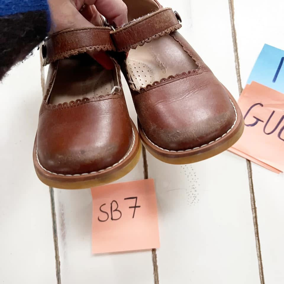 Seller 196 elephatito Mary Jane’s 11