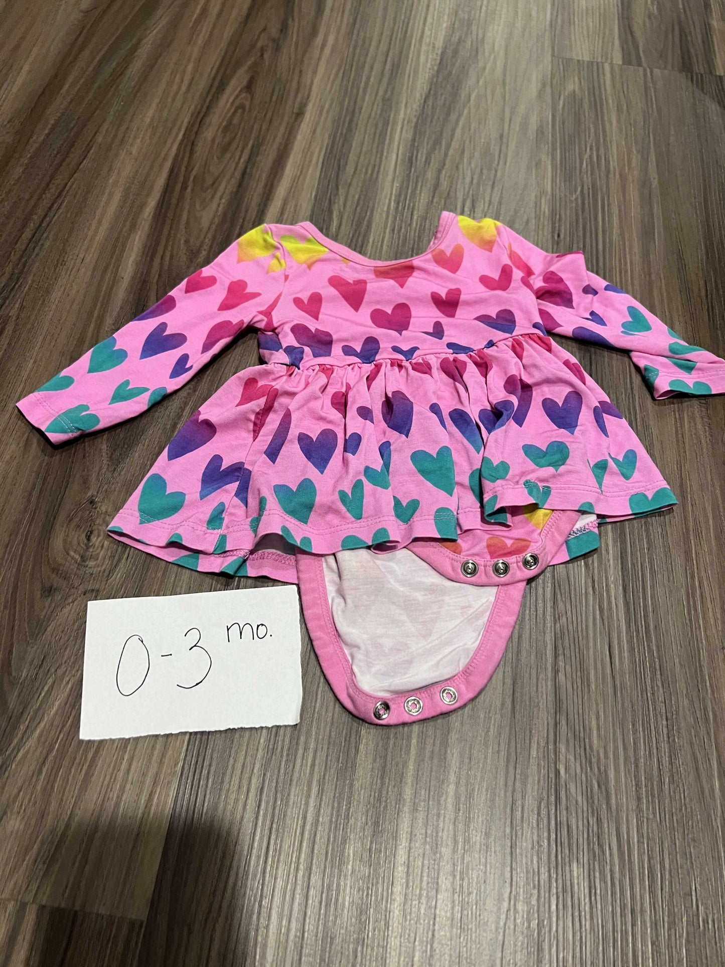 #138 - 0-3 Mo - EUC Little Sleepies - Ombre Hearts LS Bodysuit Twirl - PU 45236
