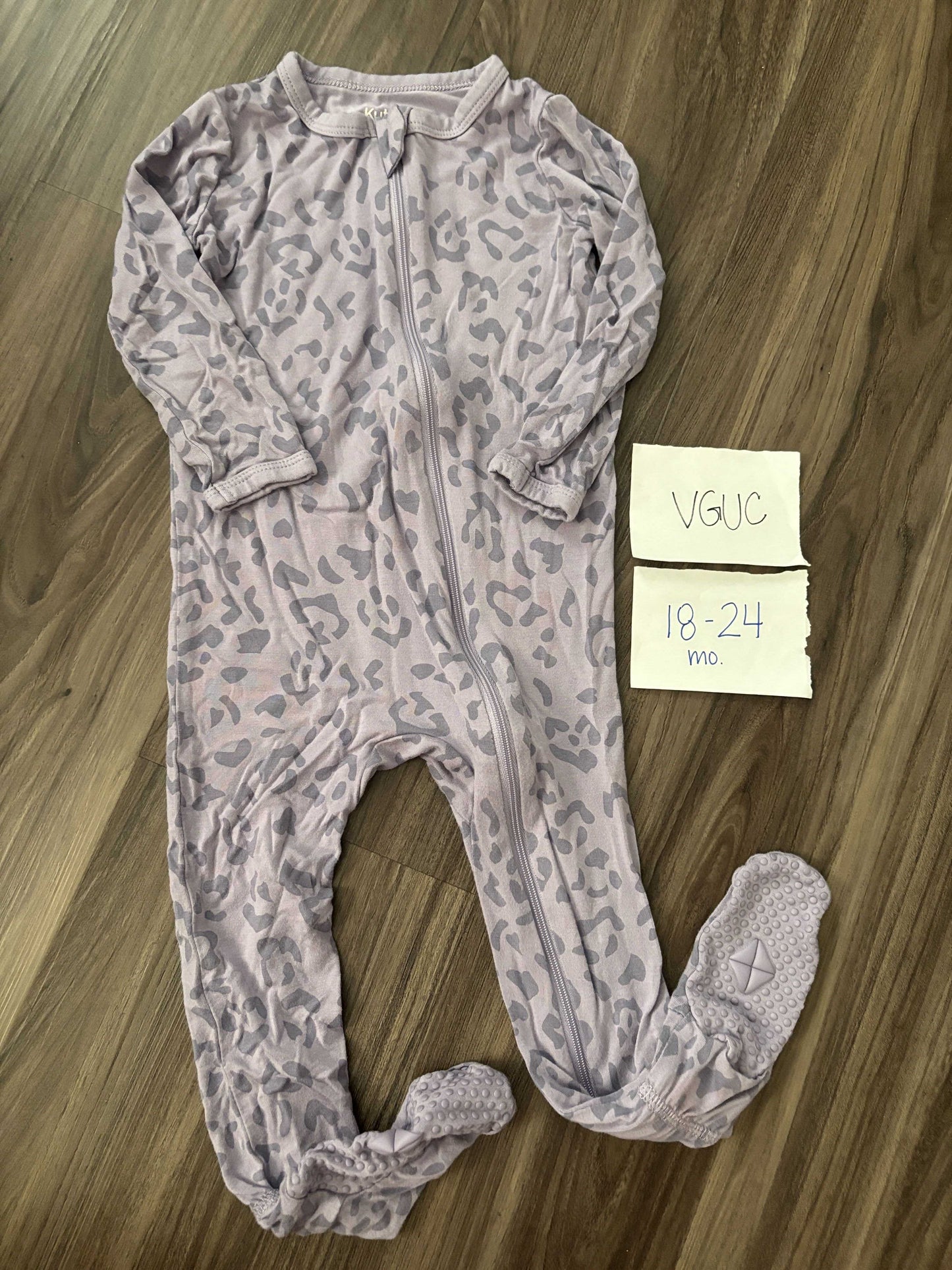 #138 - 18-24 Mo - VGUC Kyte Baby (Bamboo) Taro Leopard ZIppy
