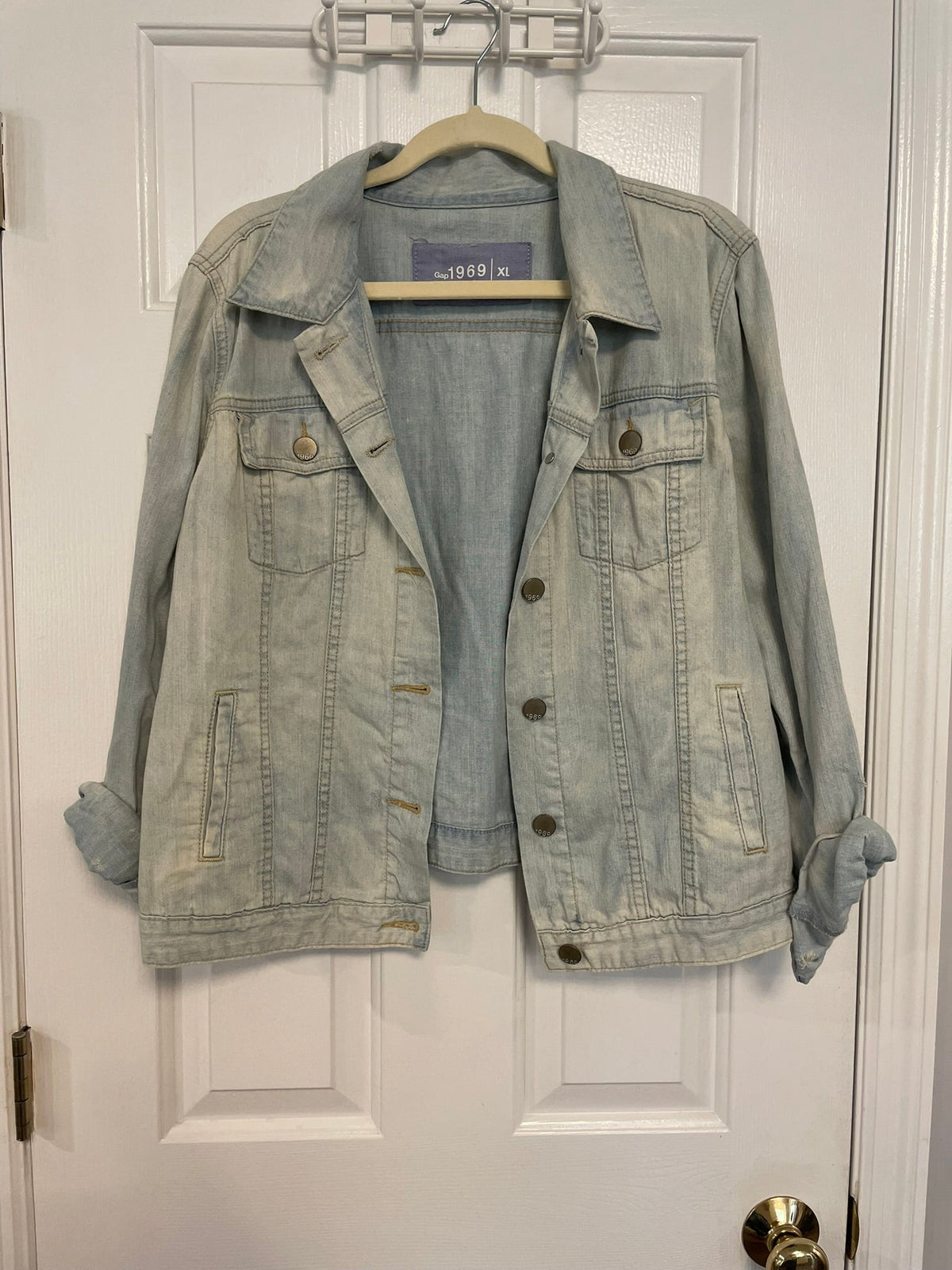 Seller #12 | AUTHENTIC Y2K GAP | Light Wash Jean Jacket | EUC | Size XL