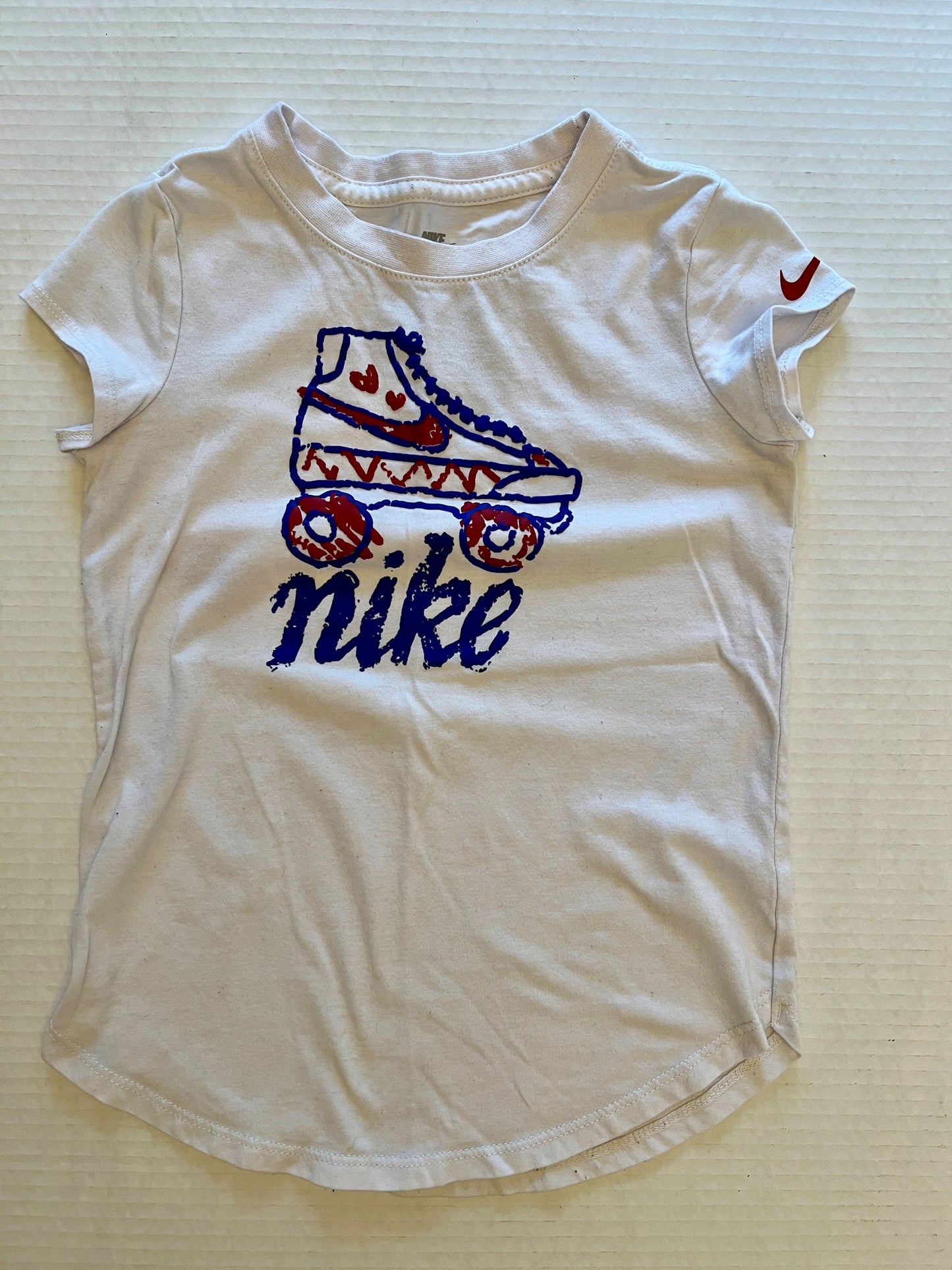 134 Nike Girls Rollerskate Top size 5/6