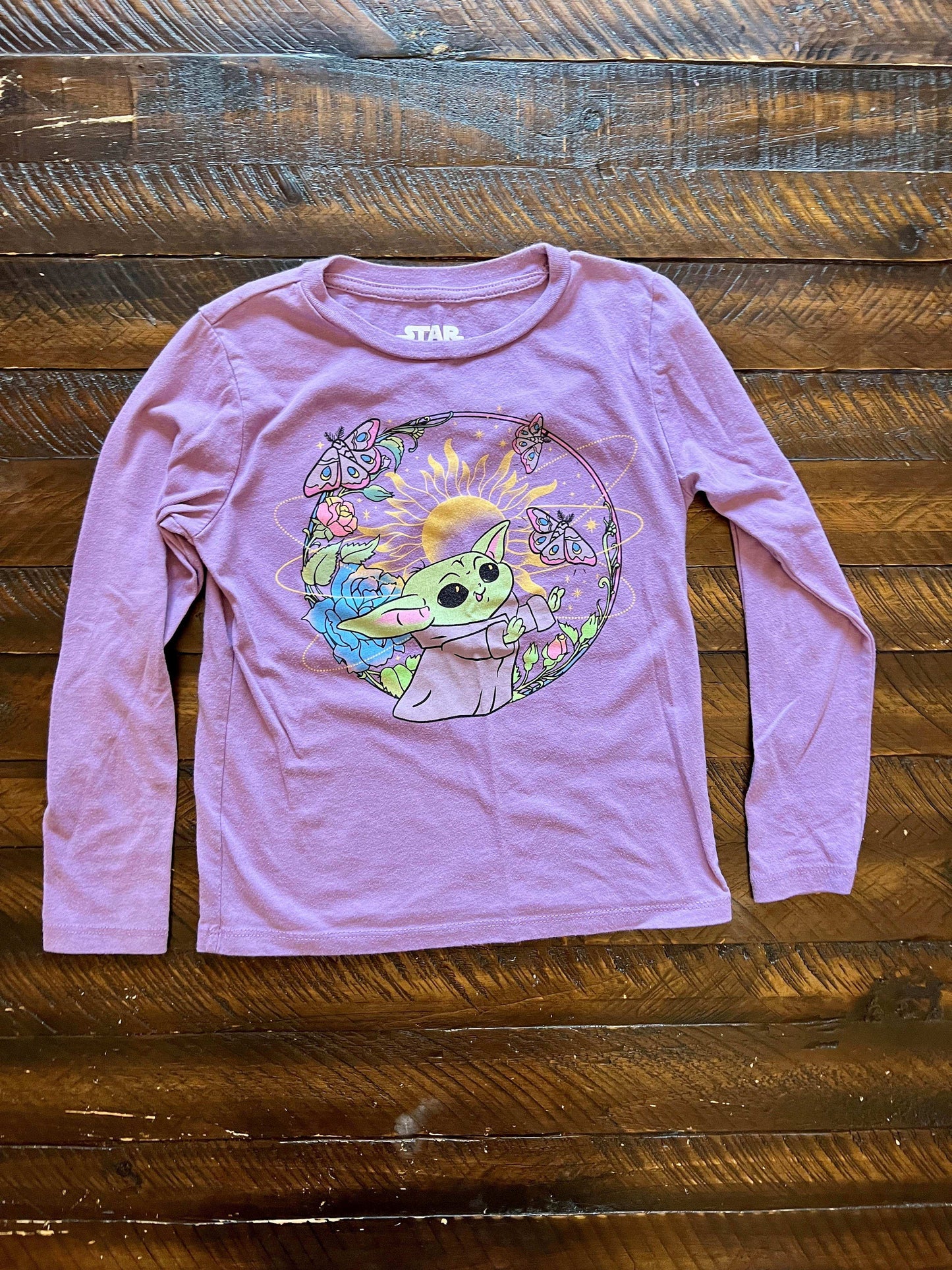 134 Star Wars Girls Baby Yoda shirt Size 6