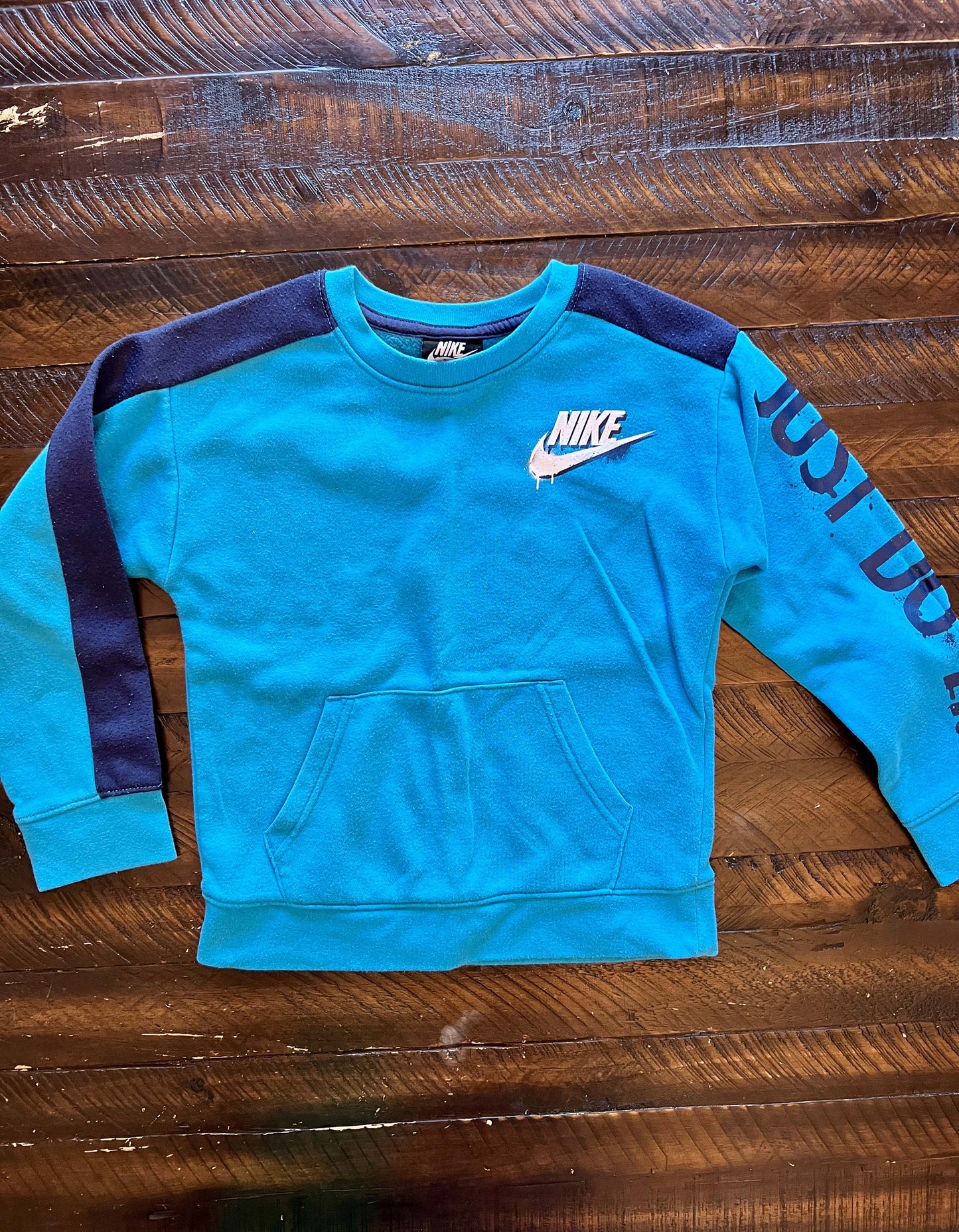 134 Nike Boys Blue sweatshirt Size 6
