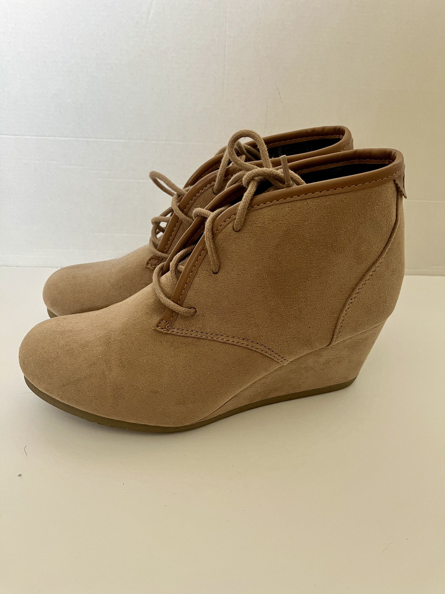 #124 Mad Love Tan Suede Women's Booties Size 8