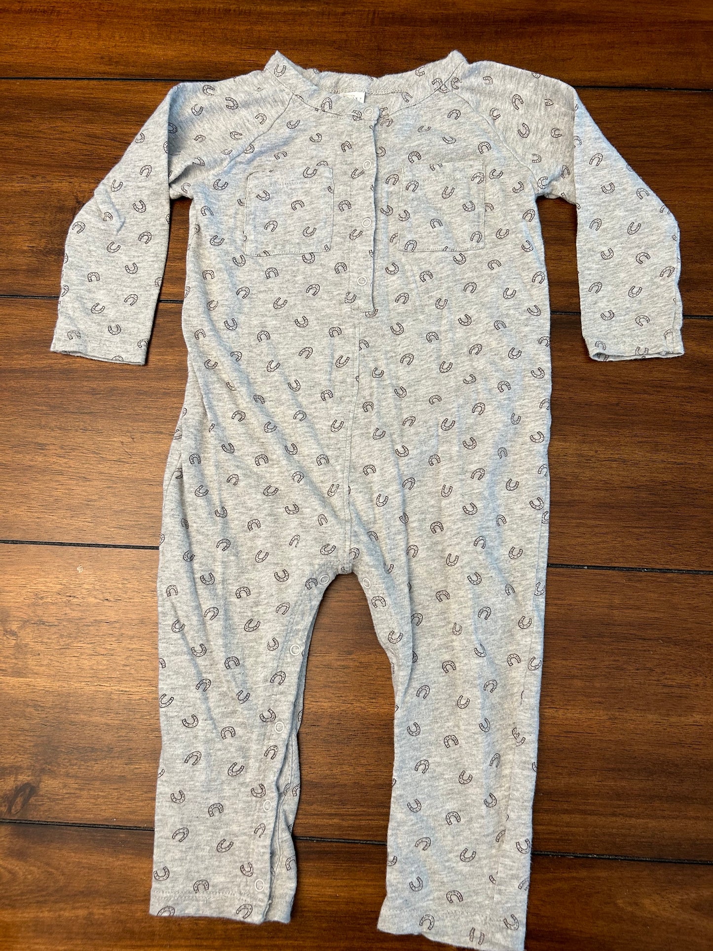 #201 Nordstrom Baby Boys Size 12M Gray Horseshoe Printed One Piece