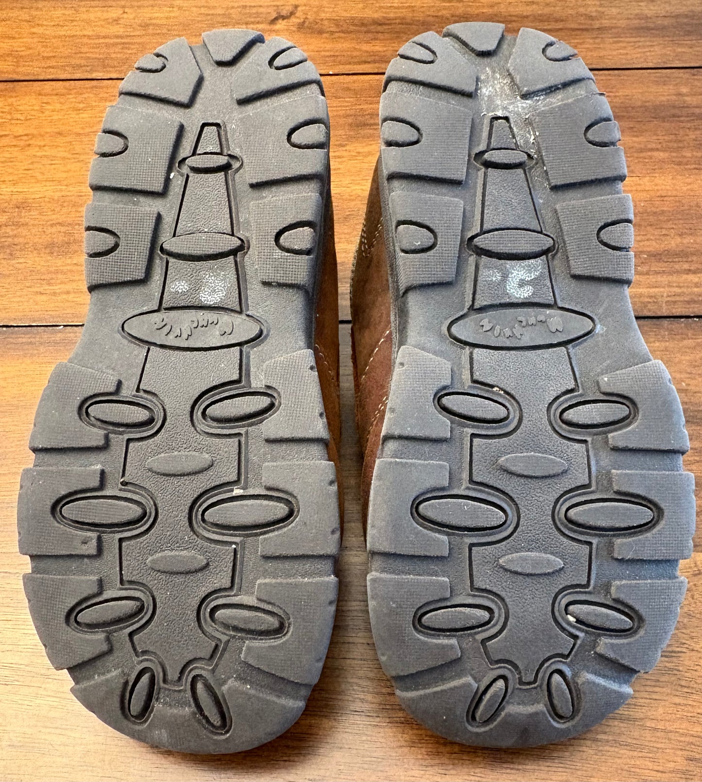 #201 Munchkin Boys Size 10 W Brown Velcro Dress Shoes